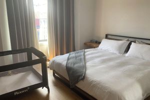 Alquiler Vacacional - Large two storey, 2-bedroom house in charming Toronto with WiFi, AC