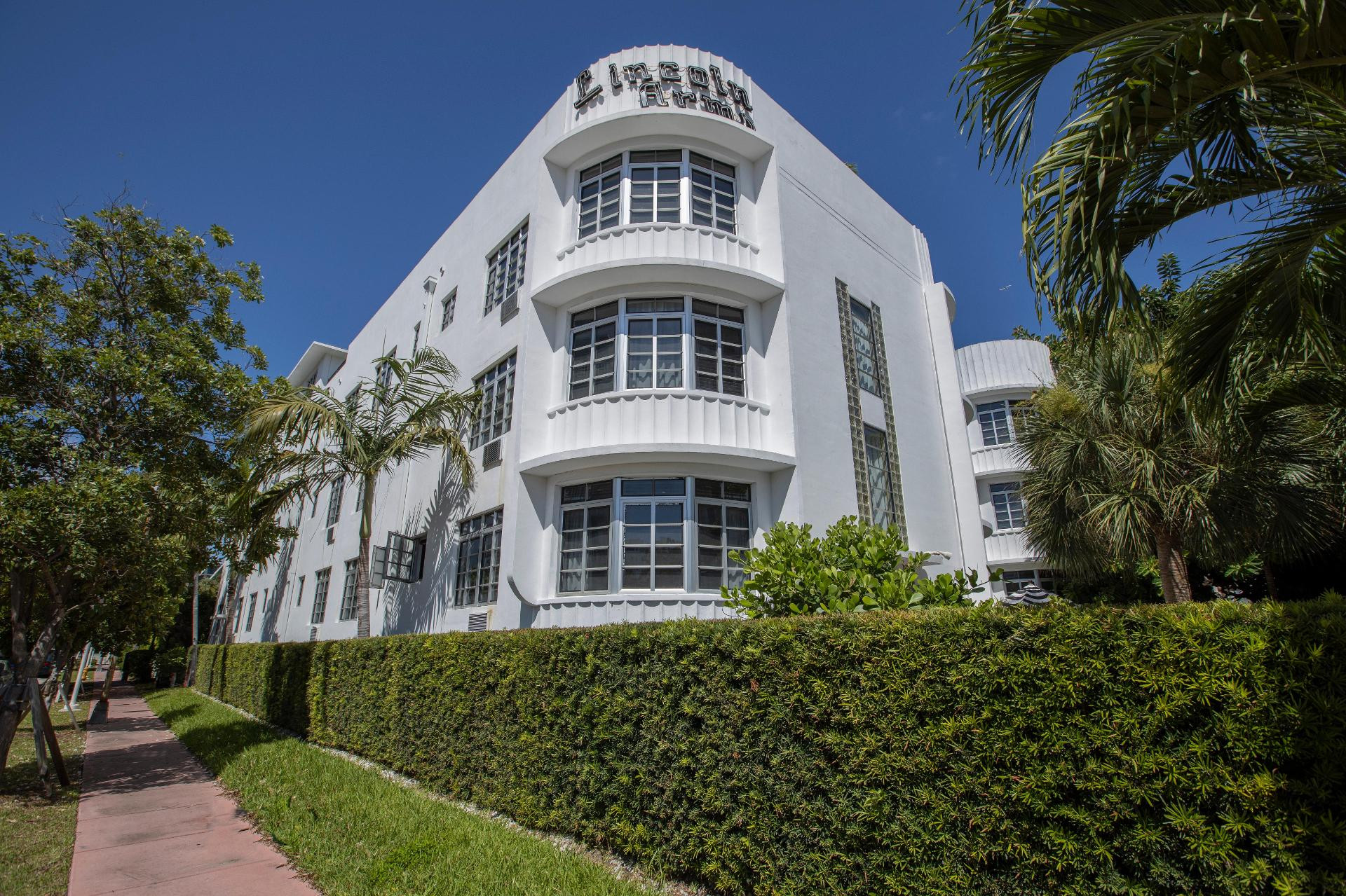 Hotel Lincoln Arms Suites