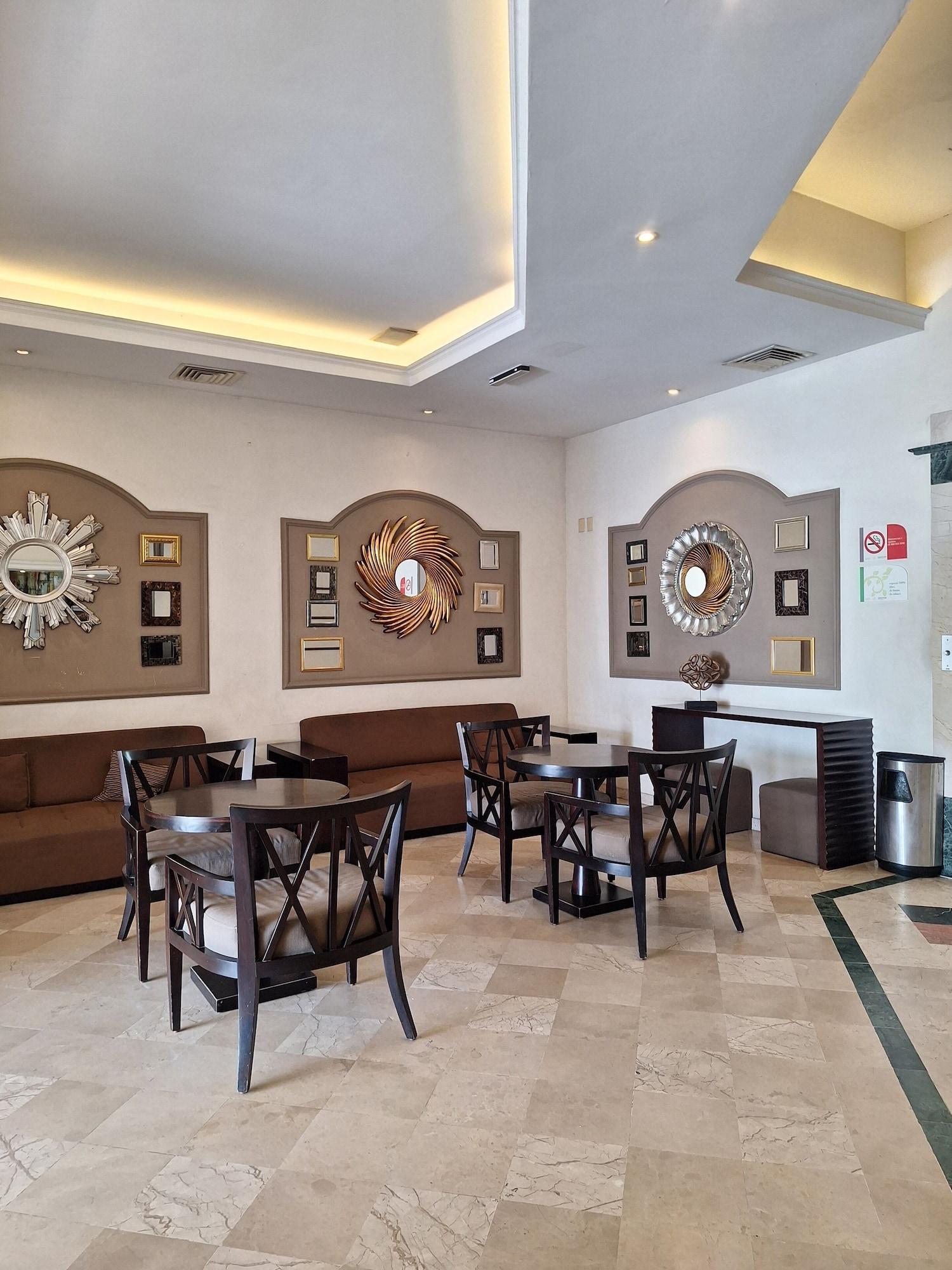 Vista Lobby Ruiz Milán Hotel