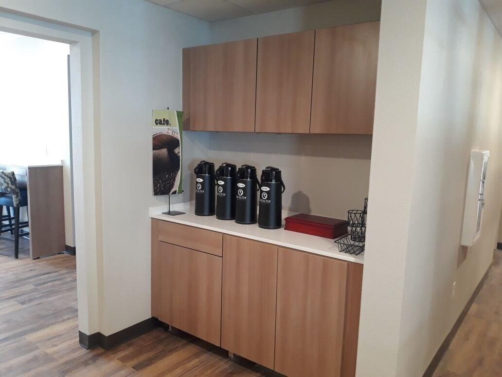 Bar/Salón Microtel Inn & Suites by Wyndham Woodland Park