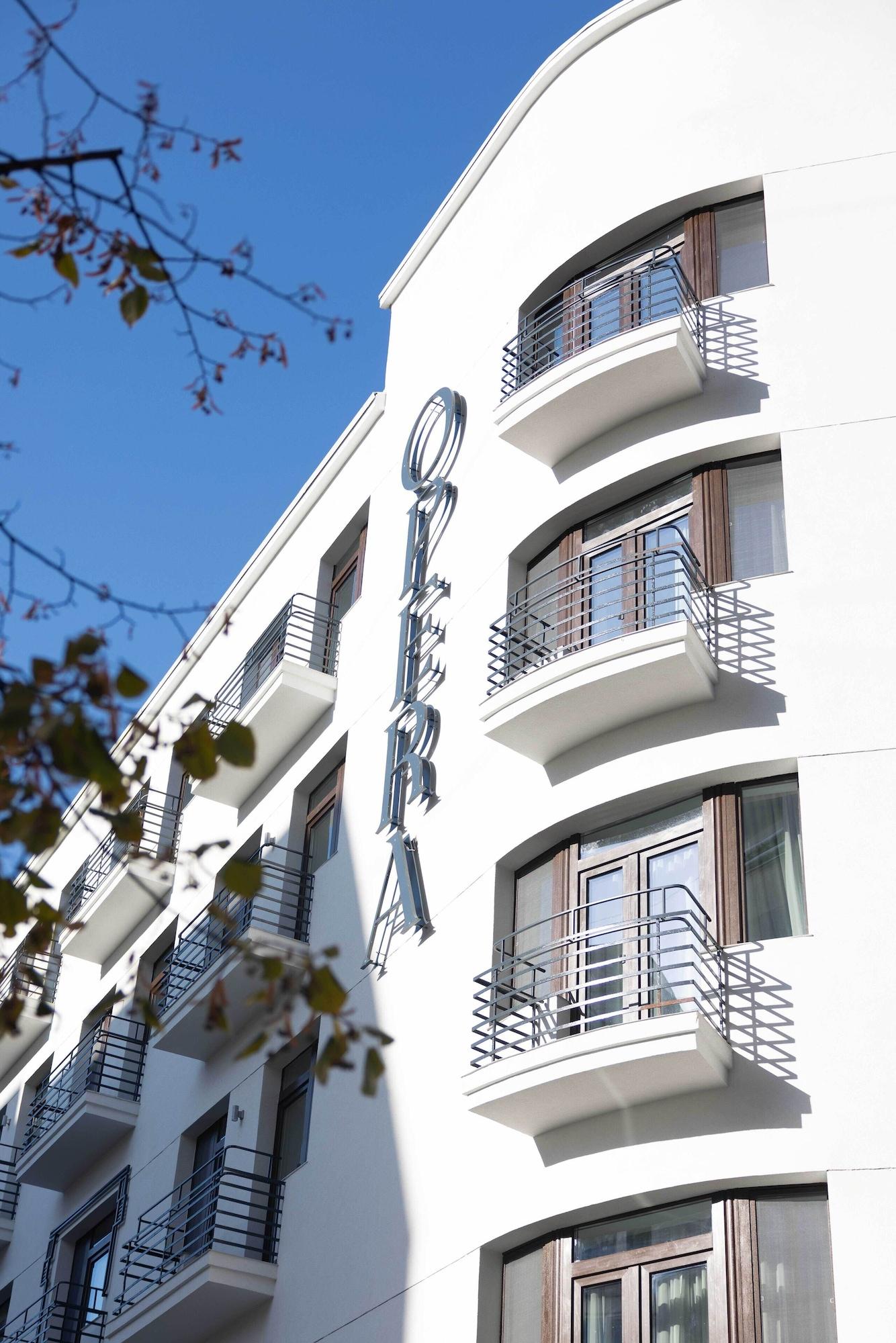 Vista Exterior Opera Hotel