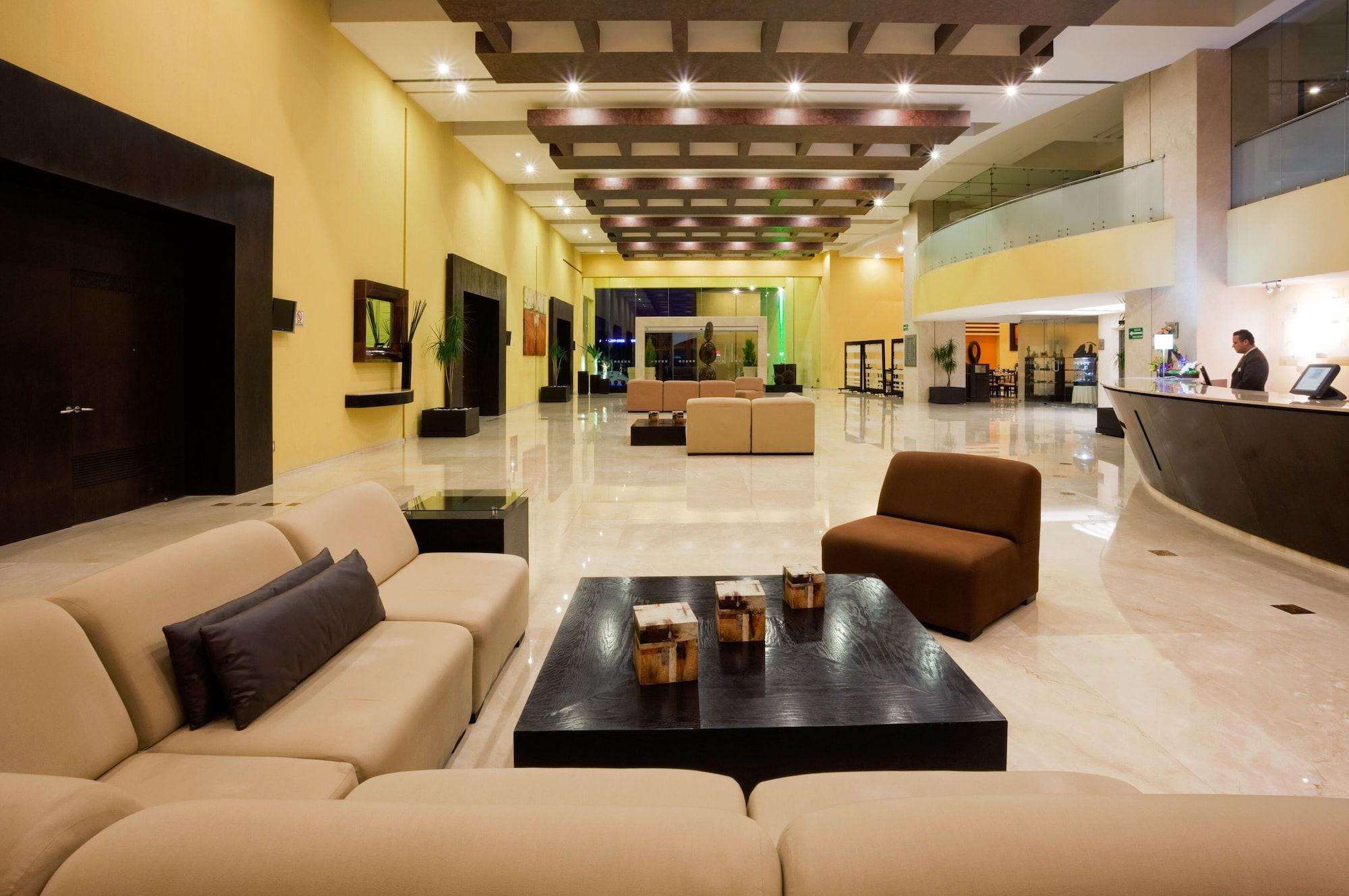 Vista Exterior Holiday Inn Puebla Finsa by IHG