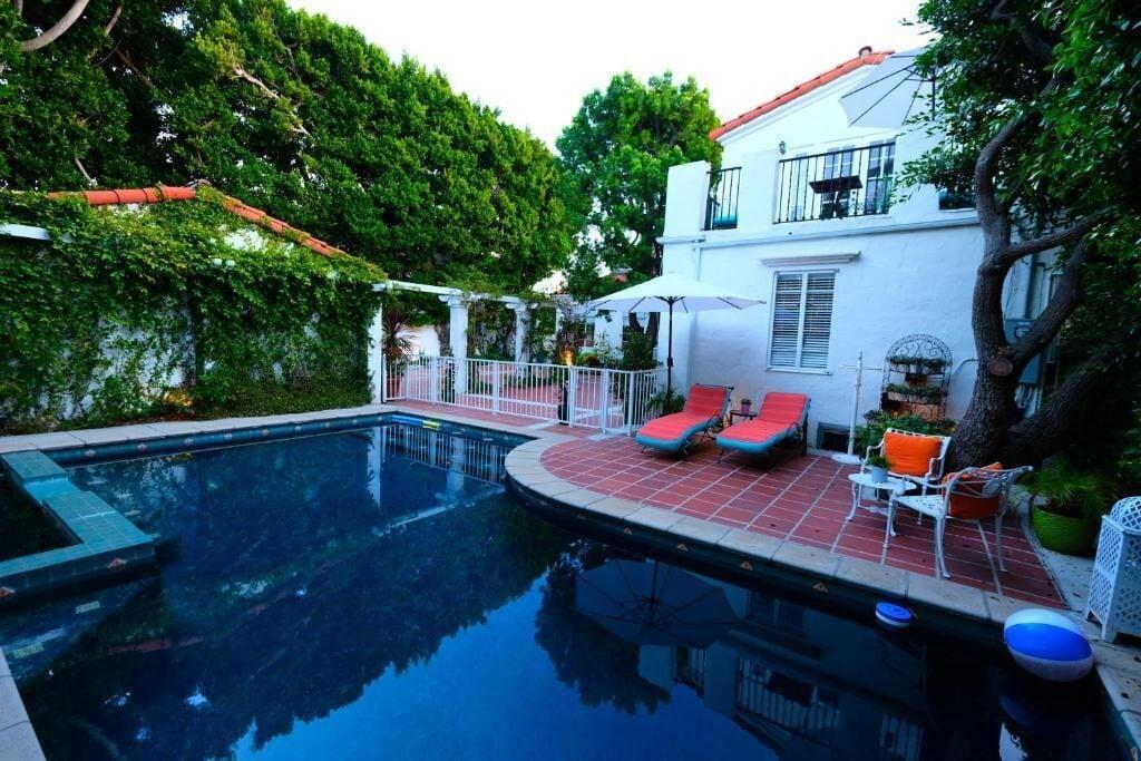 Vista Piscina Beverly Hills Celebrity Home