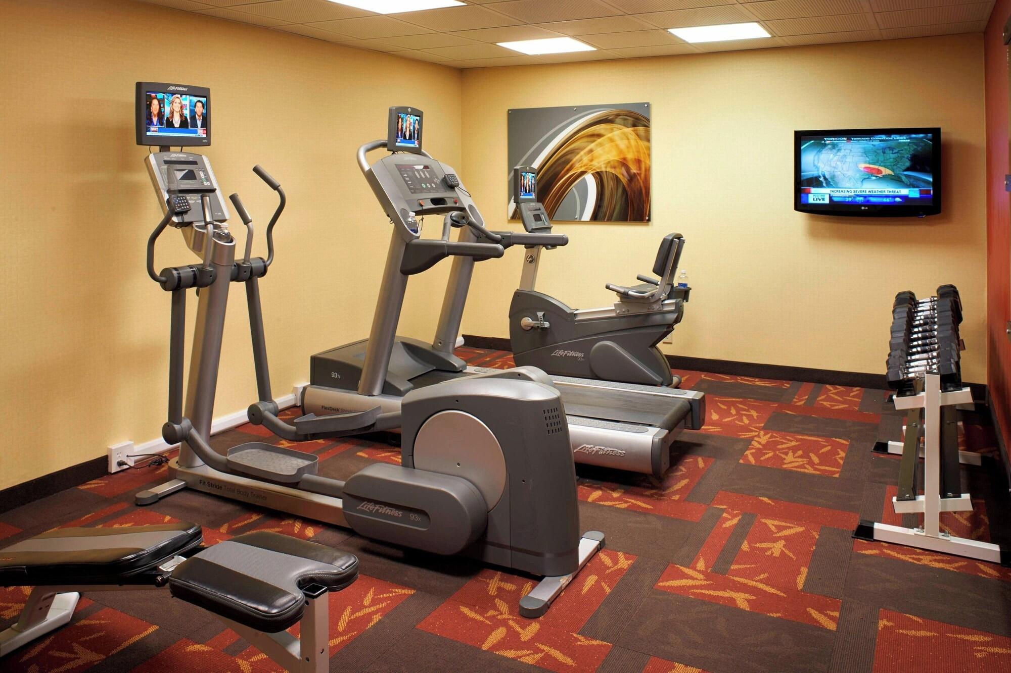 Gimnasio Courtyard by Marriott Toledo Airport Holland