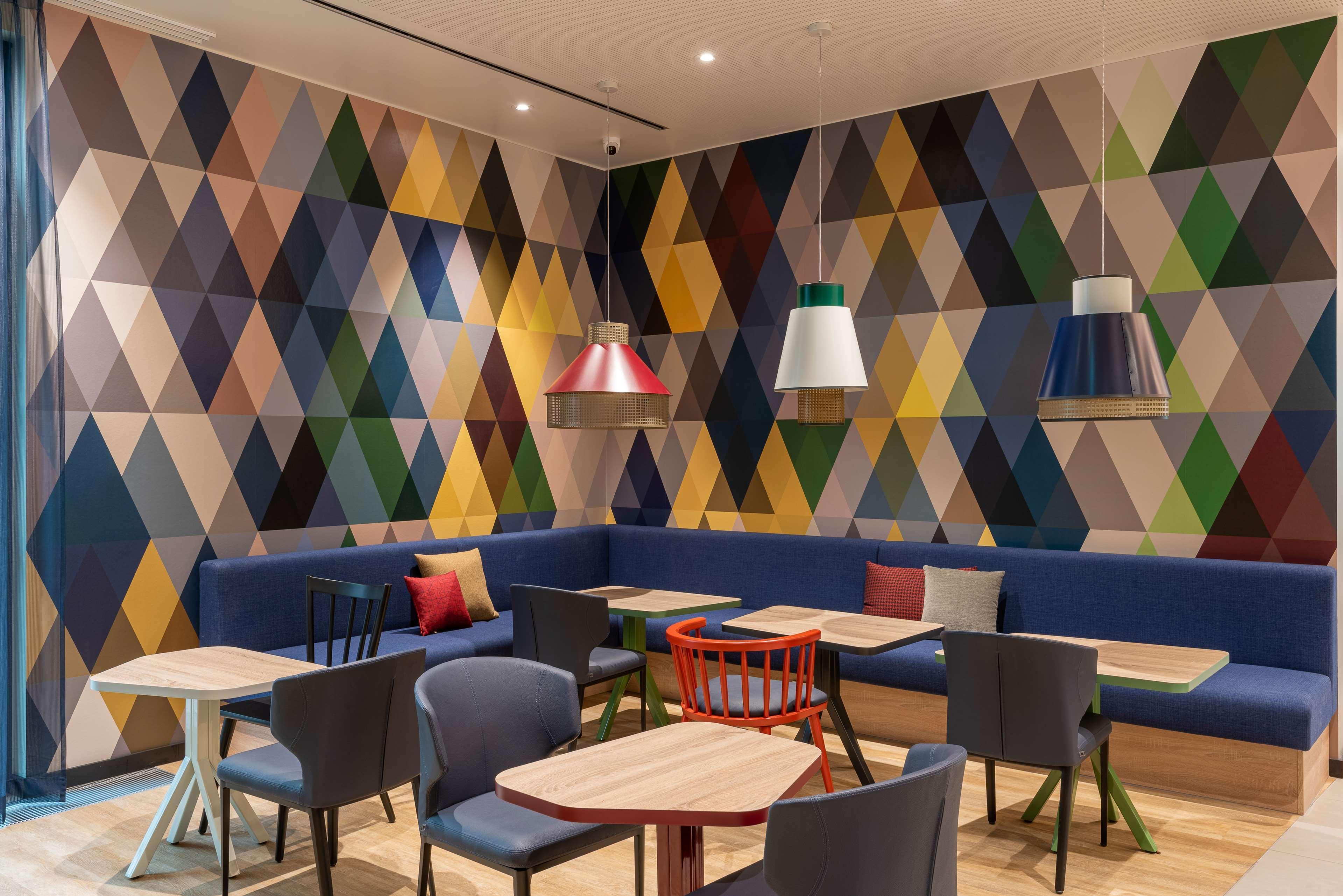 Vista Lobby Hampton by Hilton Munich City North