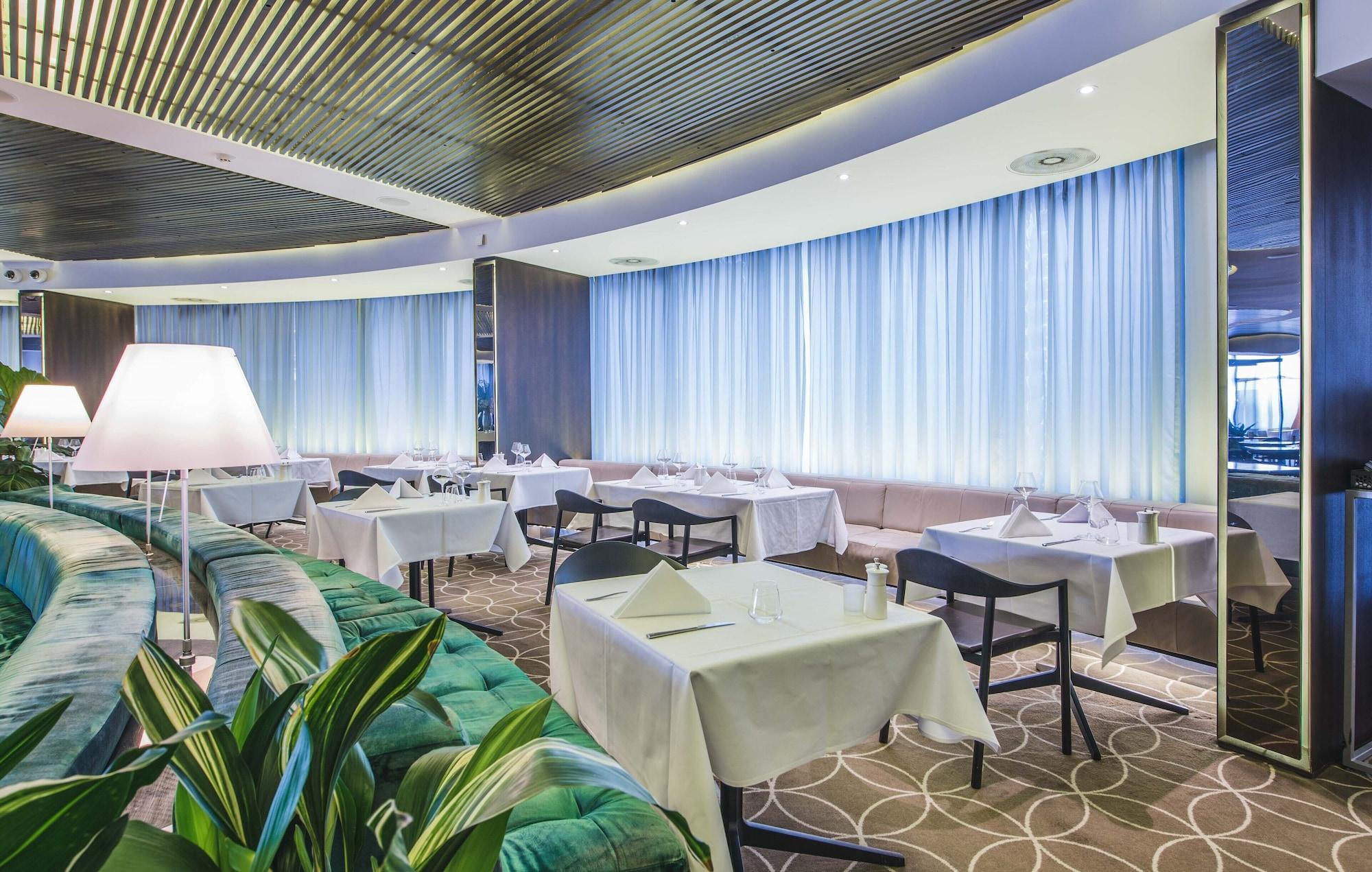 Restaurant Novotel Sydney West HQ Hotel