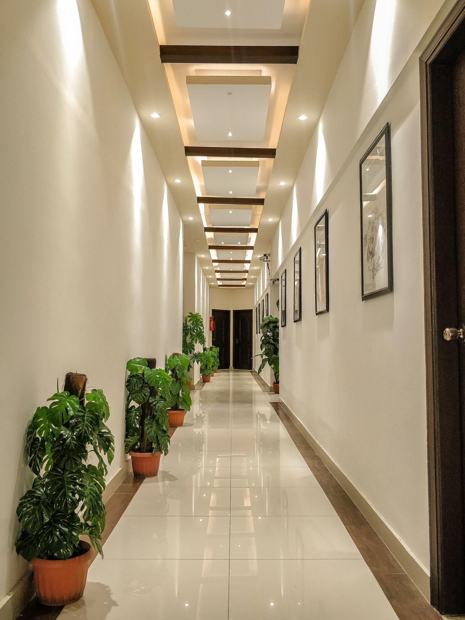 Varios Royal Inn Hotel