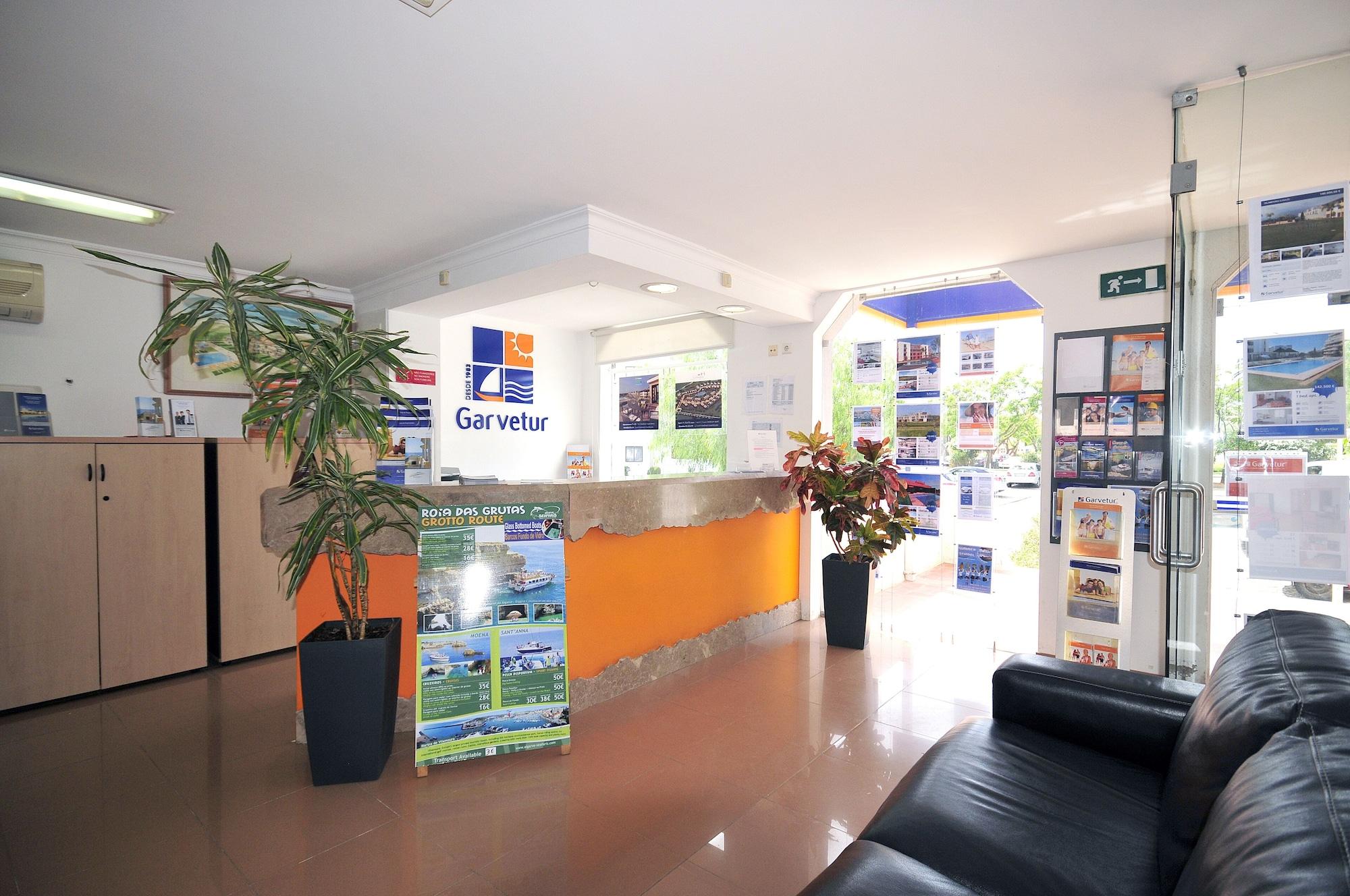 Vista Lobby Algardia Apartments