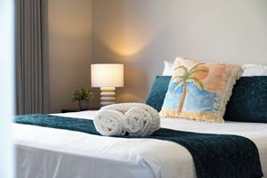 Alquiler Vacacional - Two-Story Lakeview Retreat at Dunsborough Lakes