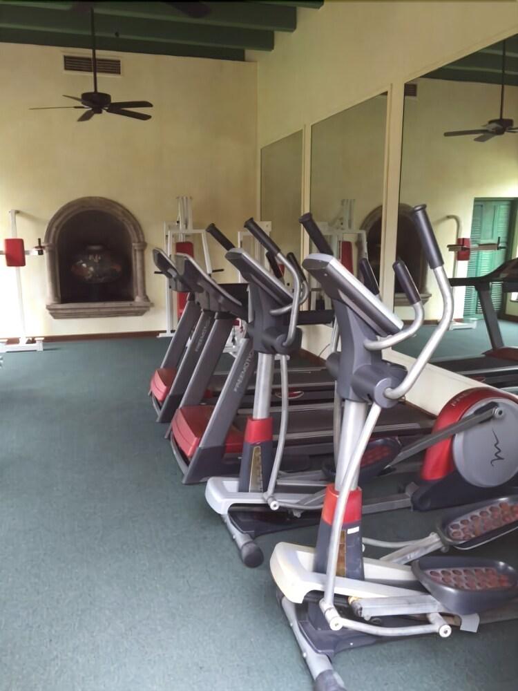 Gimnasio Hacienda de los Santos