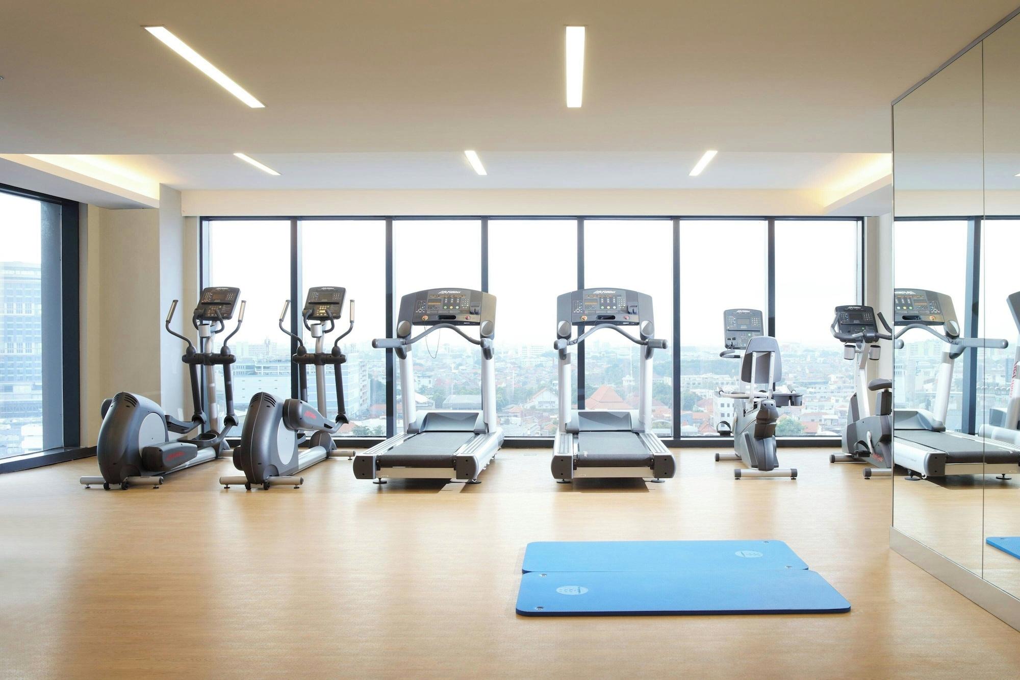 Gimnasio Four Points by Sheraton Surabaya, Tunjungan Plaza