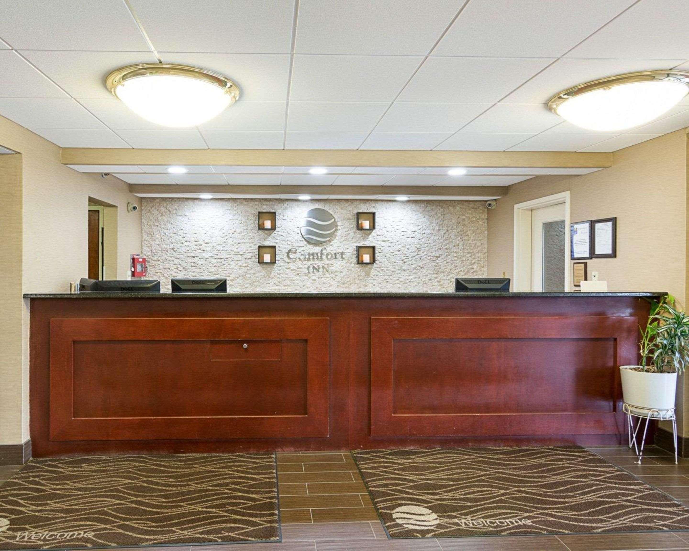 Vista Lobby Comfort Inn Oxon Hill - National Harbor
