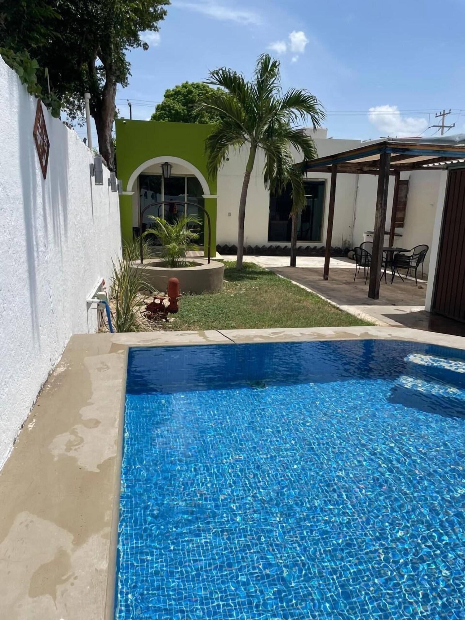 Vista Piscina My Family In Merida - HOSTEL