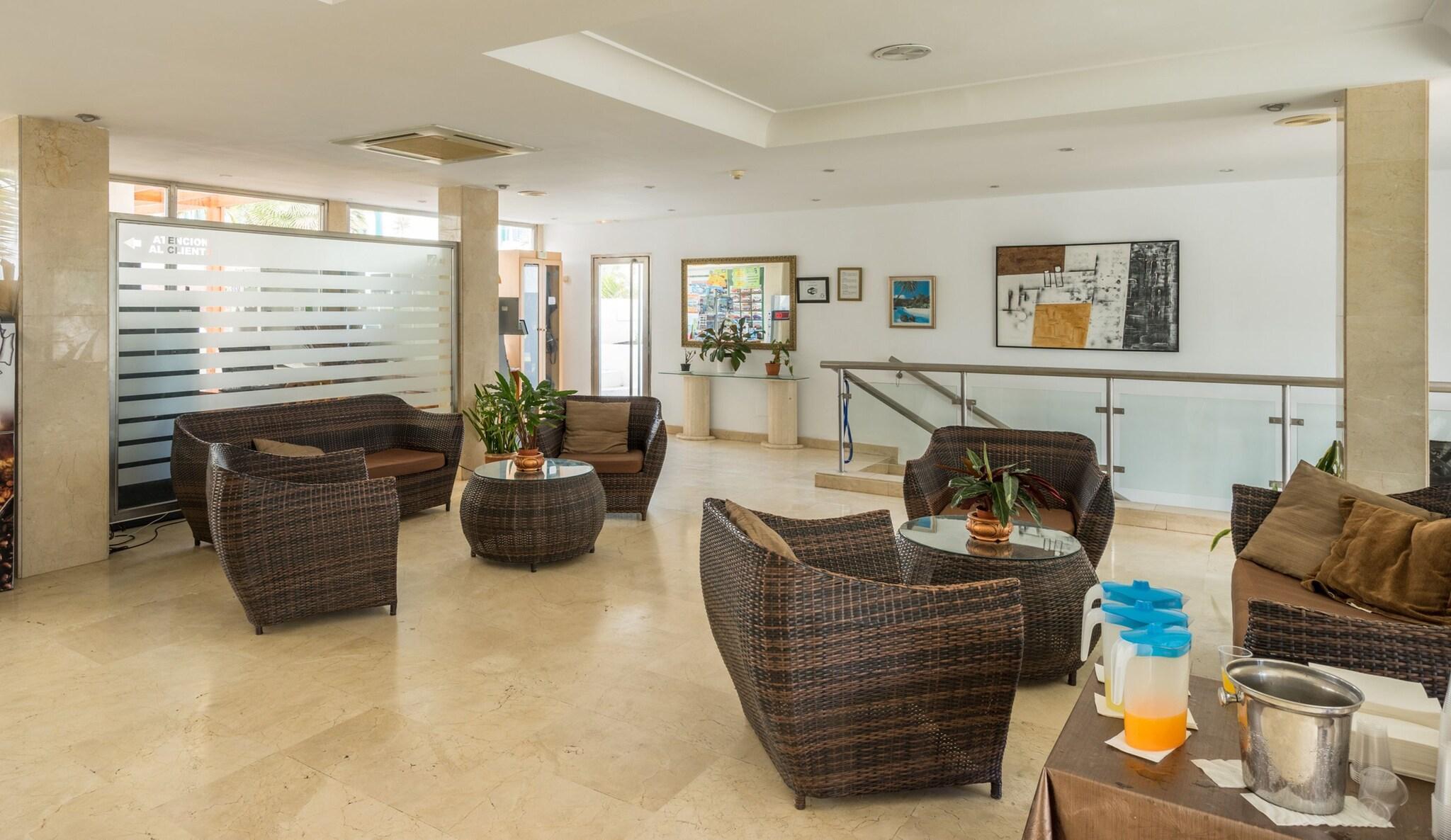 Vista Lobby BLUESEA Los Fiscos