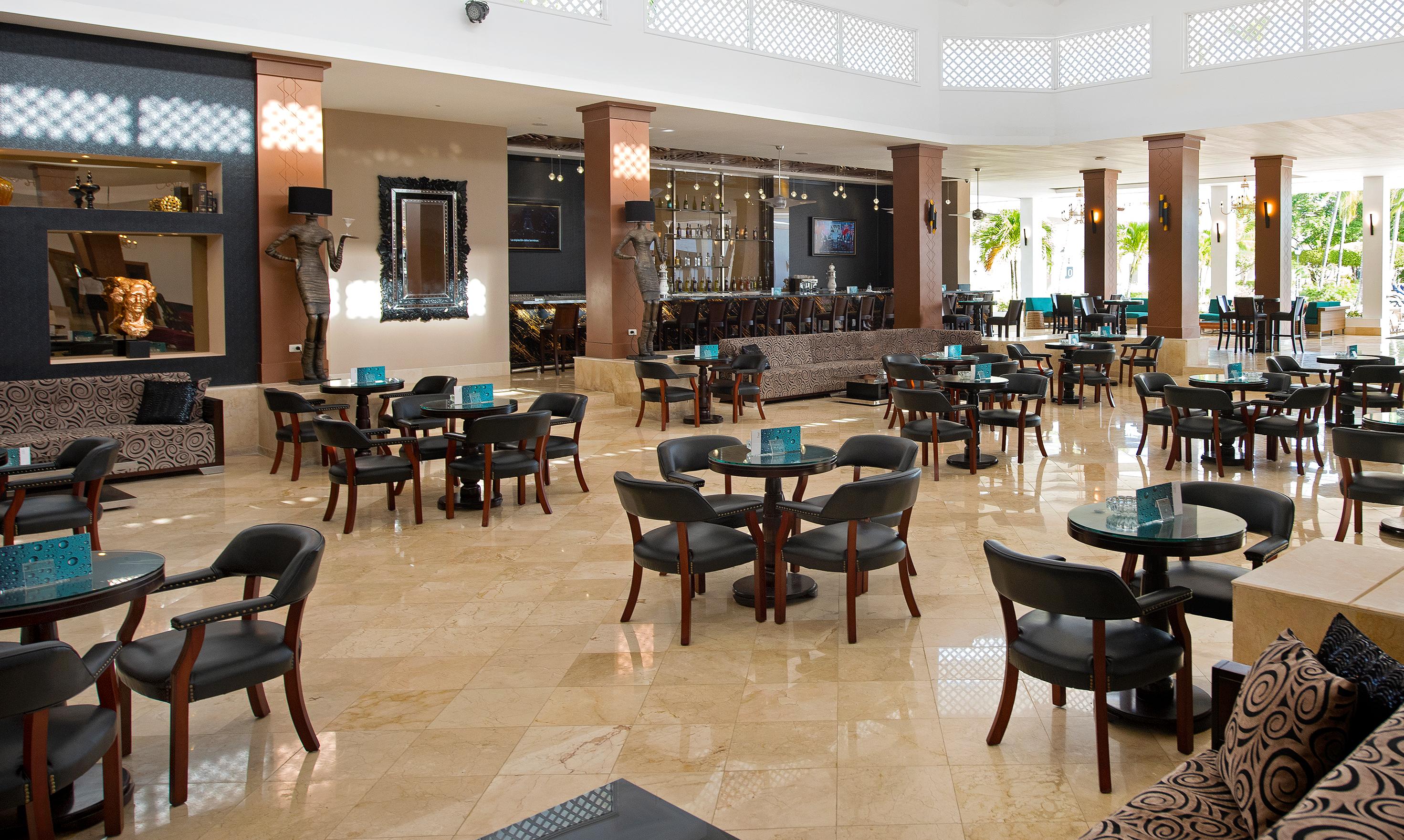 Bar/Salón Occidental Punta Cana