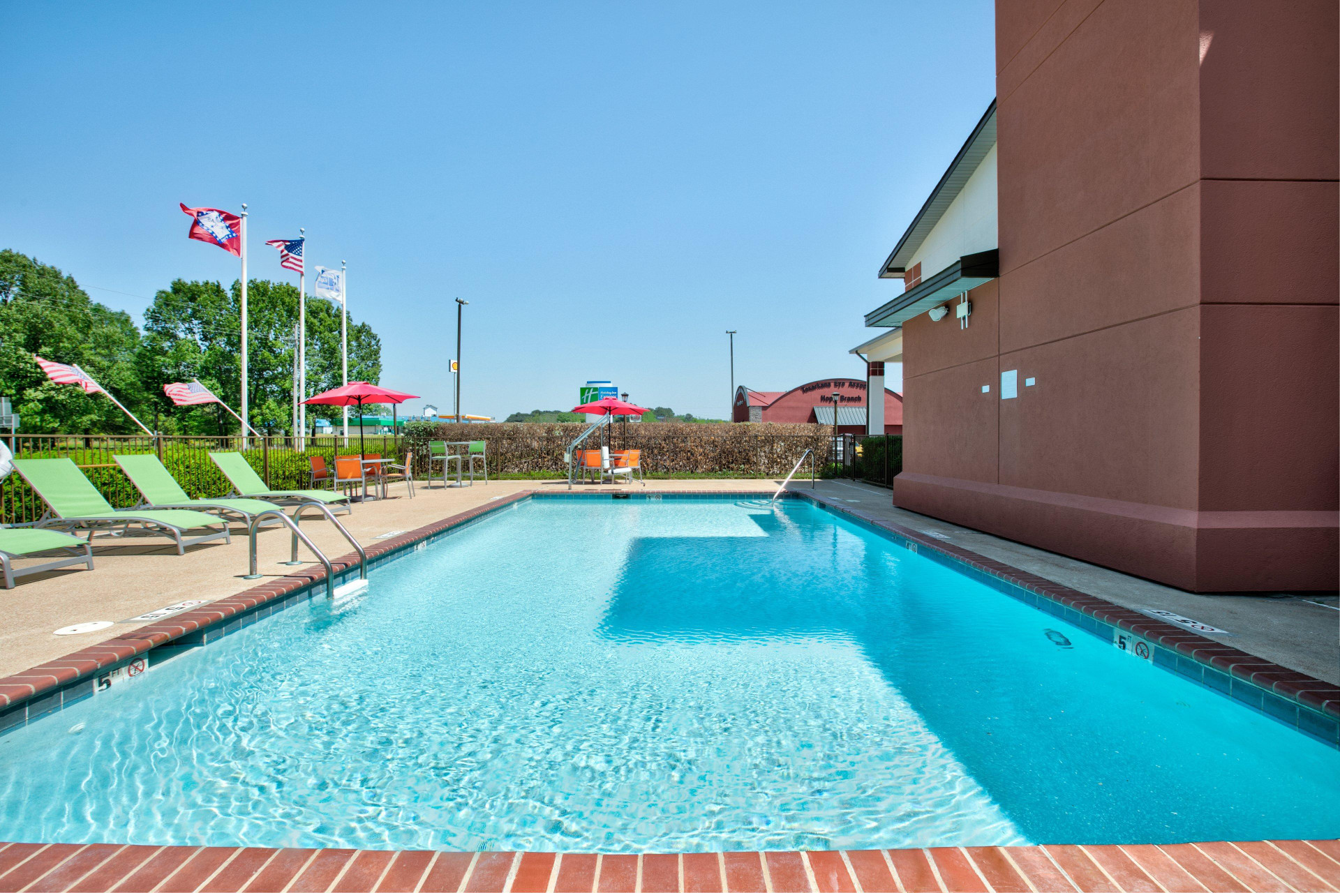 Vista Piscina Holiday Inn Express Hope by IHG