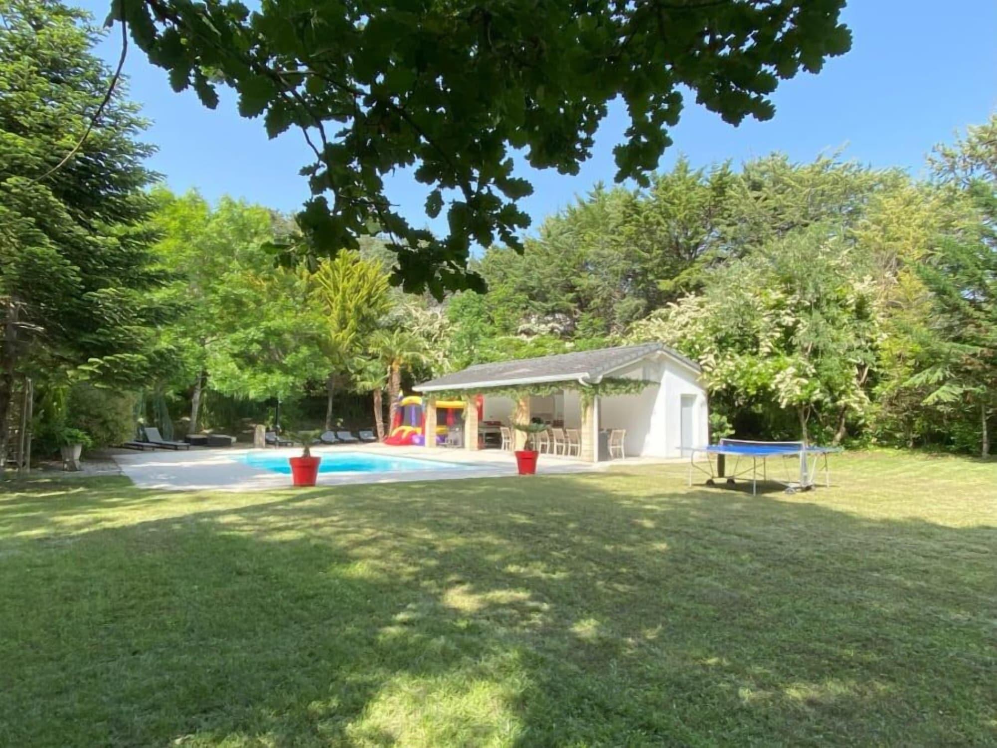 Vista Piscina Domaine de Bize Manoir & Appartements