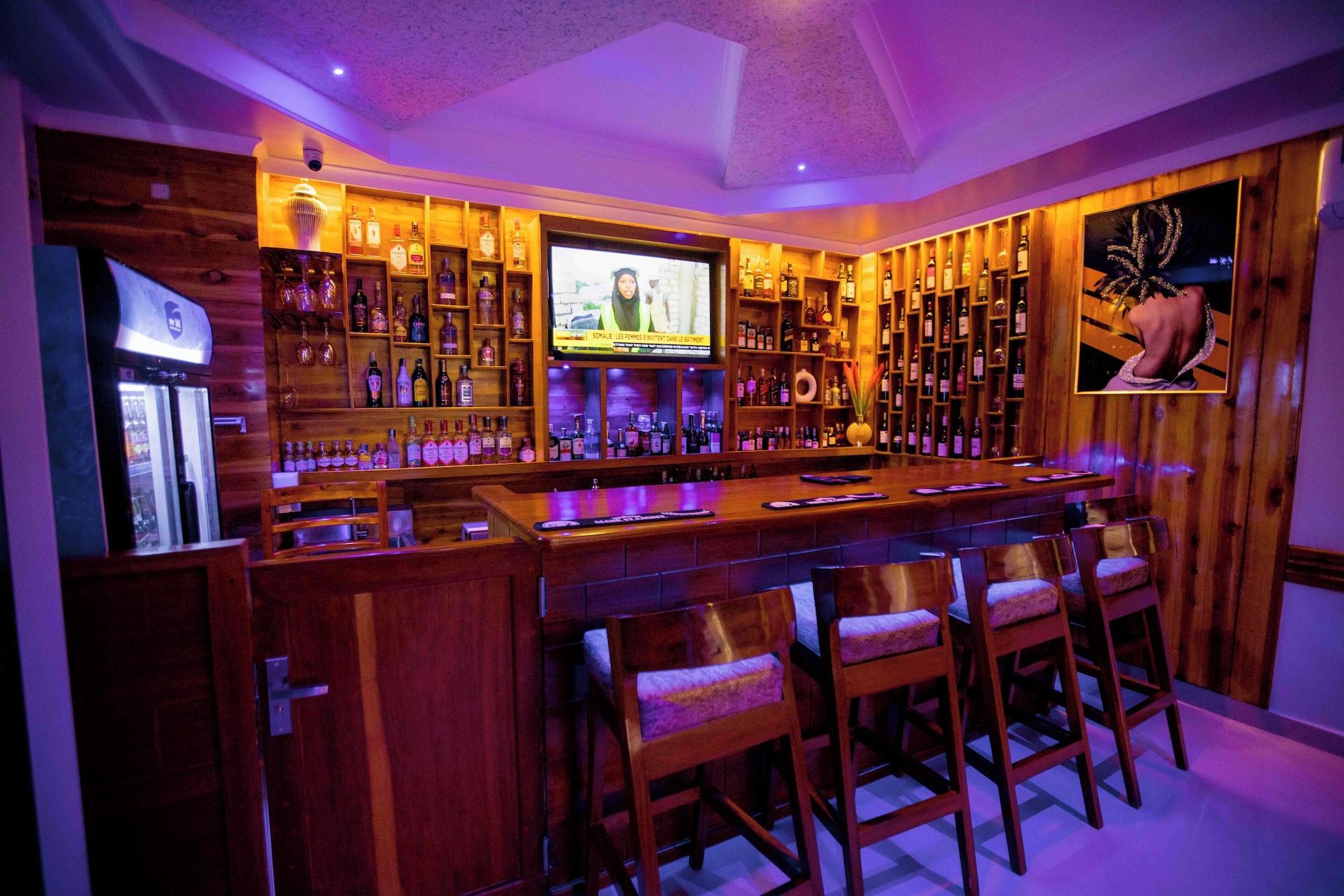 Bar/Salón HADJENS HOTEL