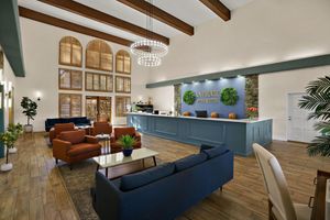Alojamiento - La Fuente Inn & Suites