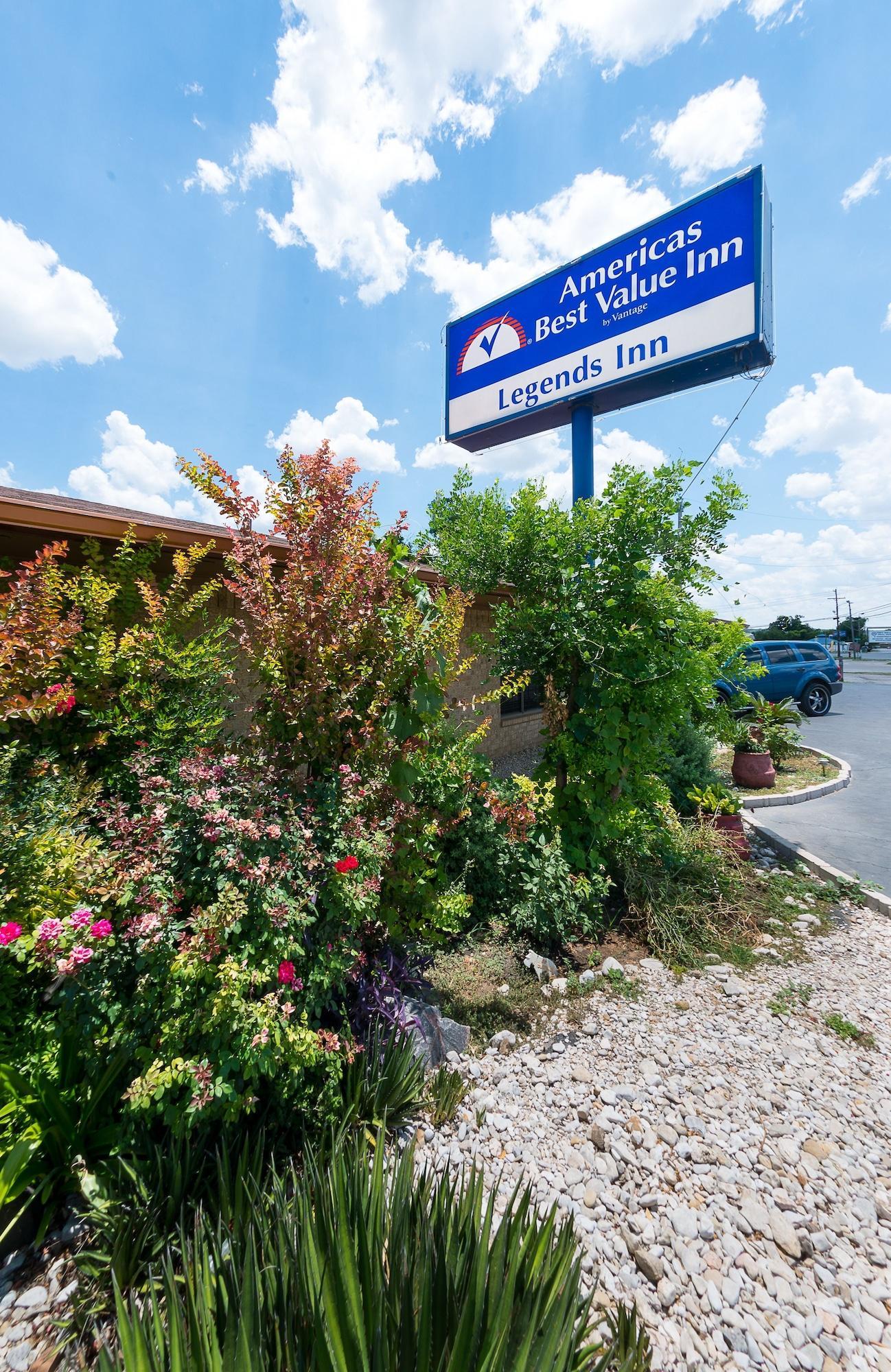 Vista Exterior Americas Best Value Inn The Legends Inn