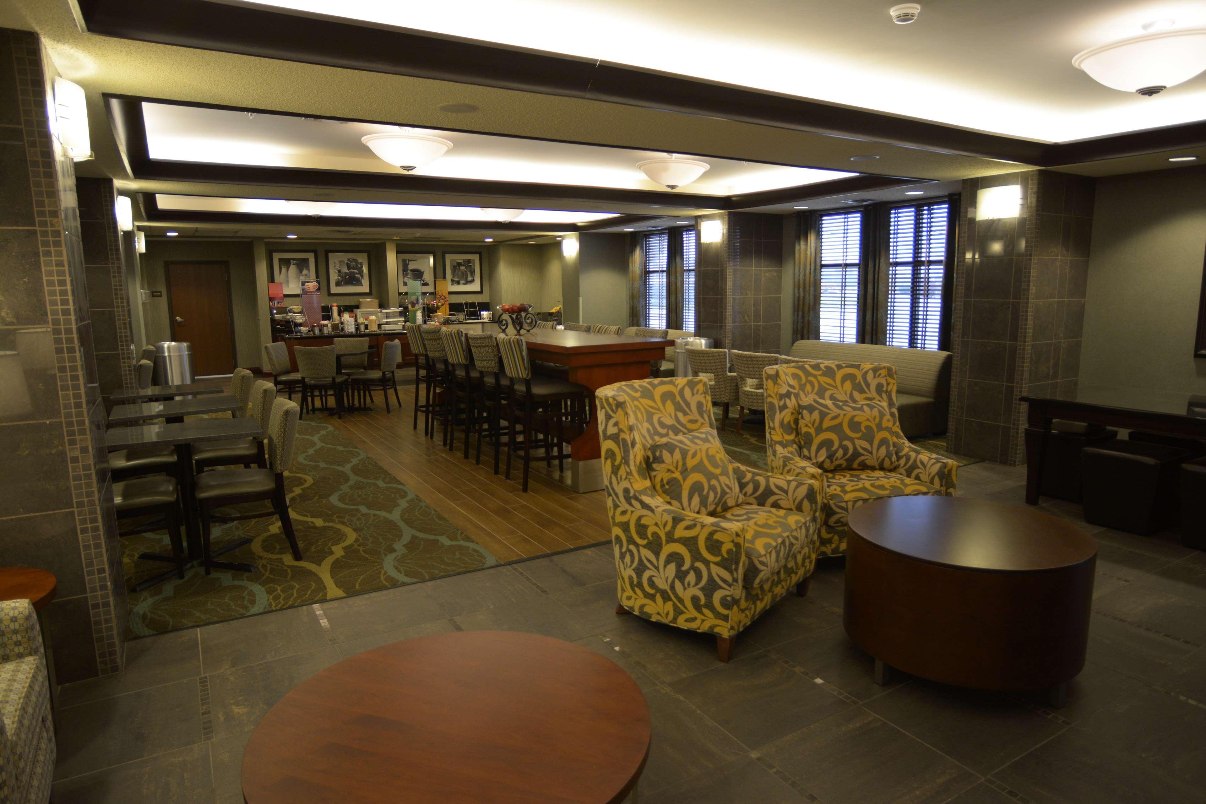 Vista Lobby Hampton Inn Warsaw