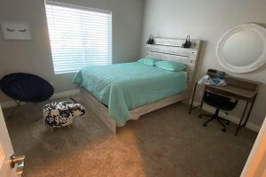 Arriendo temporal - Great for traveling for work or a vacation.  Spacious 4-bedroom house in Kingman