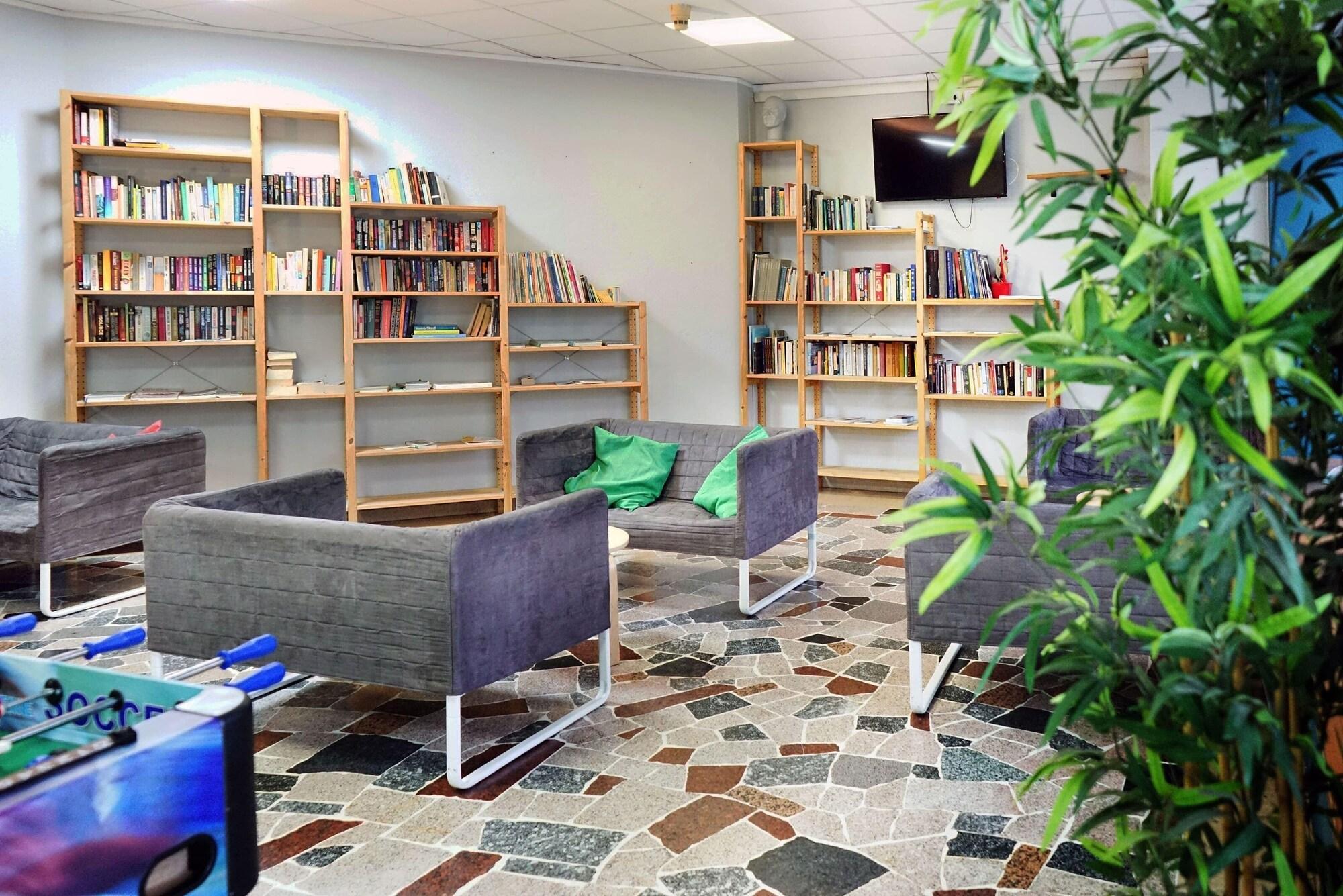 Vista Exterior Ostello Milano