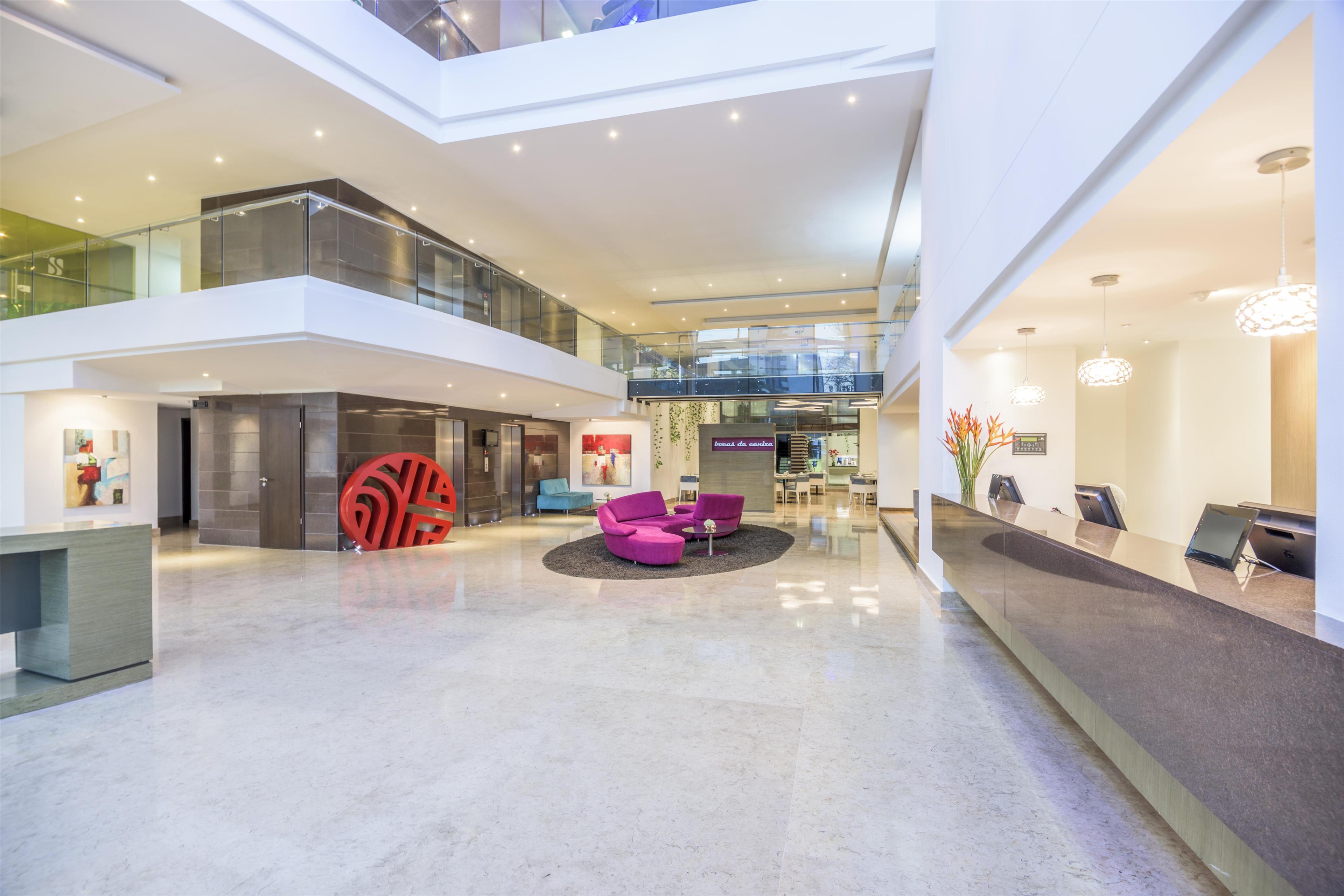Vista Lobby NH Collection Barranquilla Smartsuites Royal