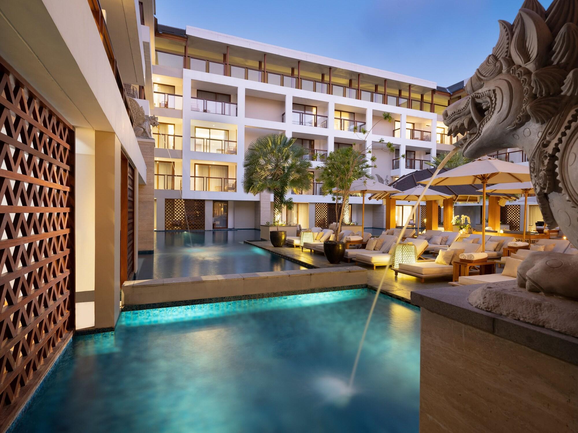 Vista Exterior Royal Suites at The Bandha