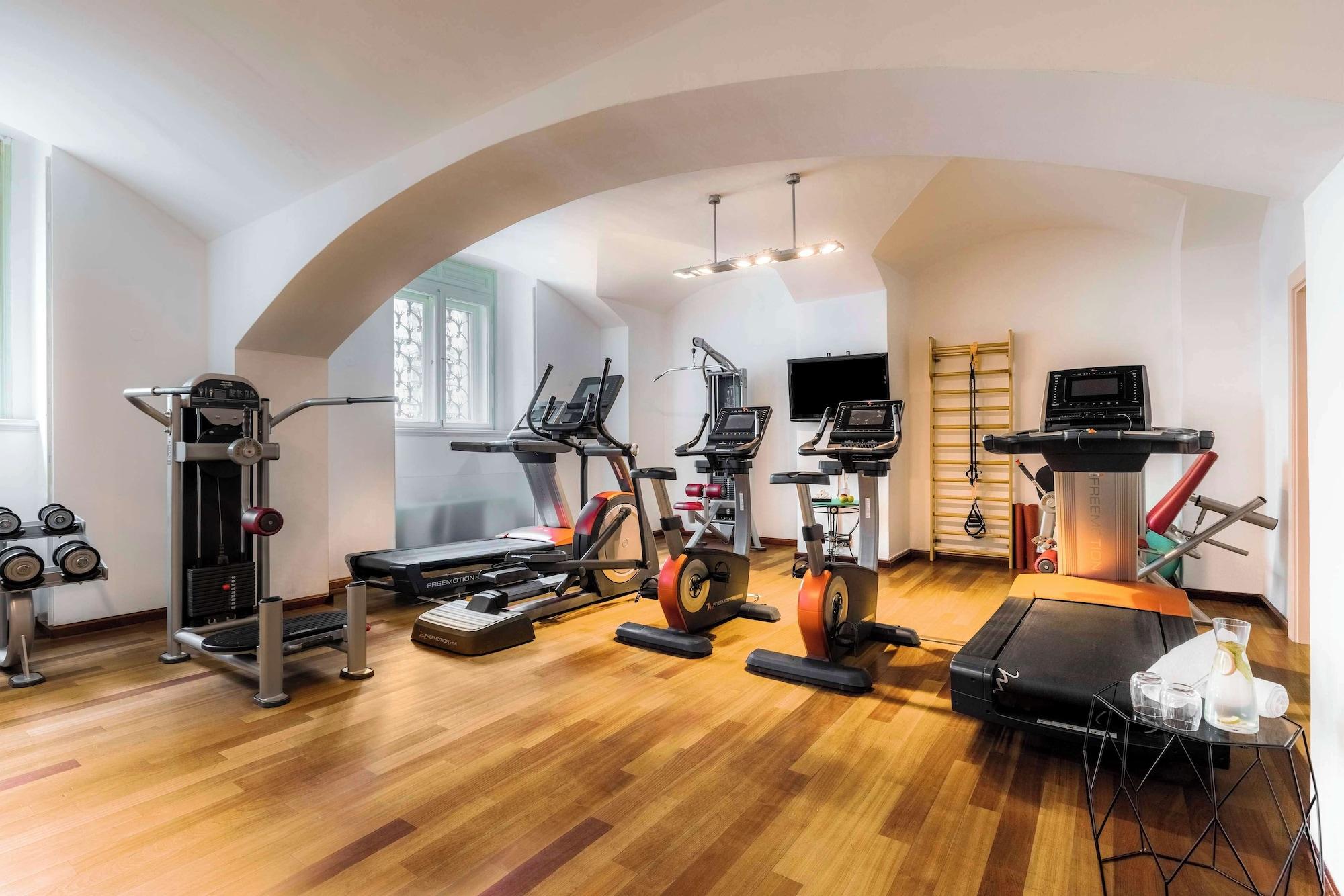 Gimnasio NH Collection Prague Carlo IV