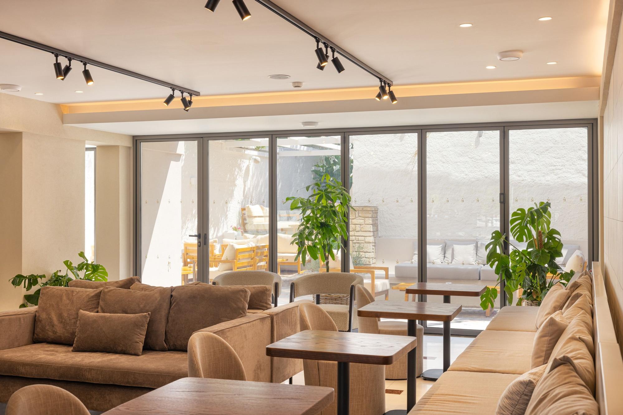 Vista Lobby Erato by Samian Mare