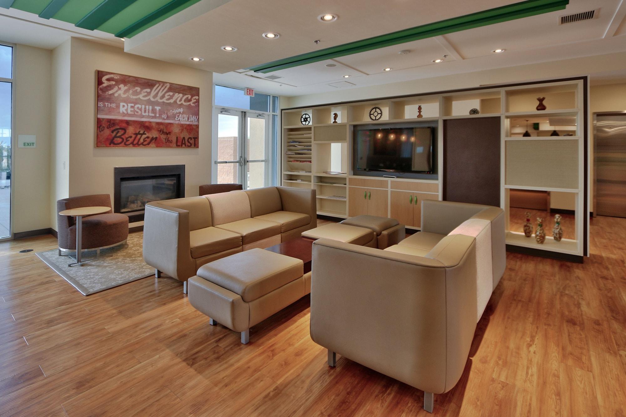 Vista Lobby Holiday Inn Roswell by IHG