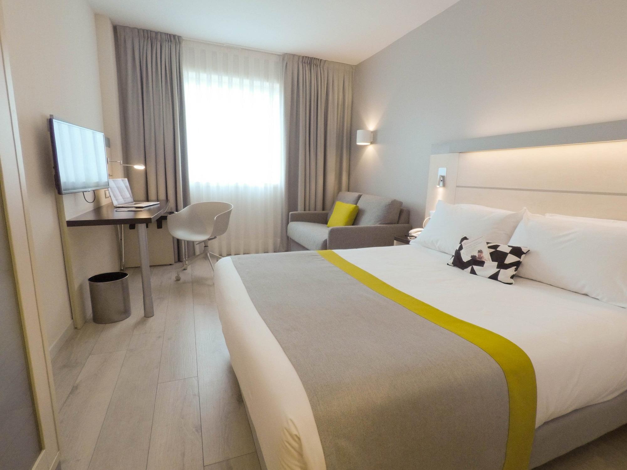 Varios Holiday Inn Express Pamplona by IHG