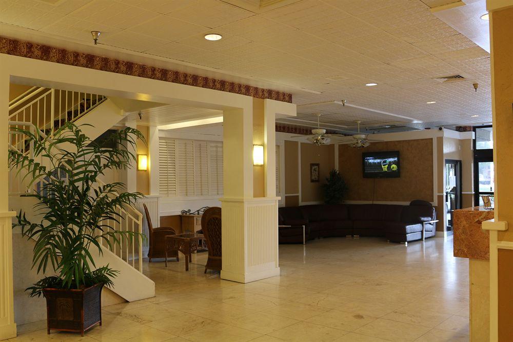 Vista do lobby Imperial Swan Hotel & Suites