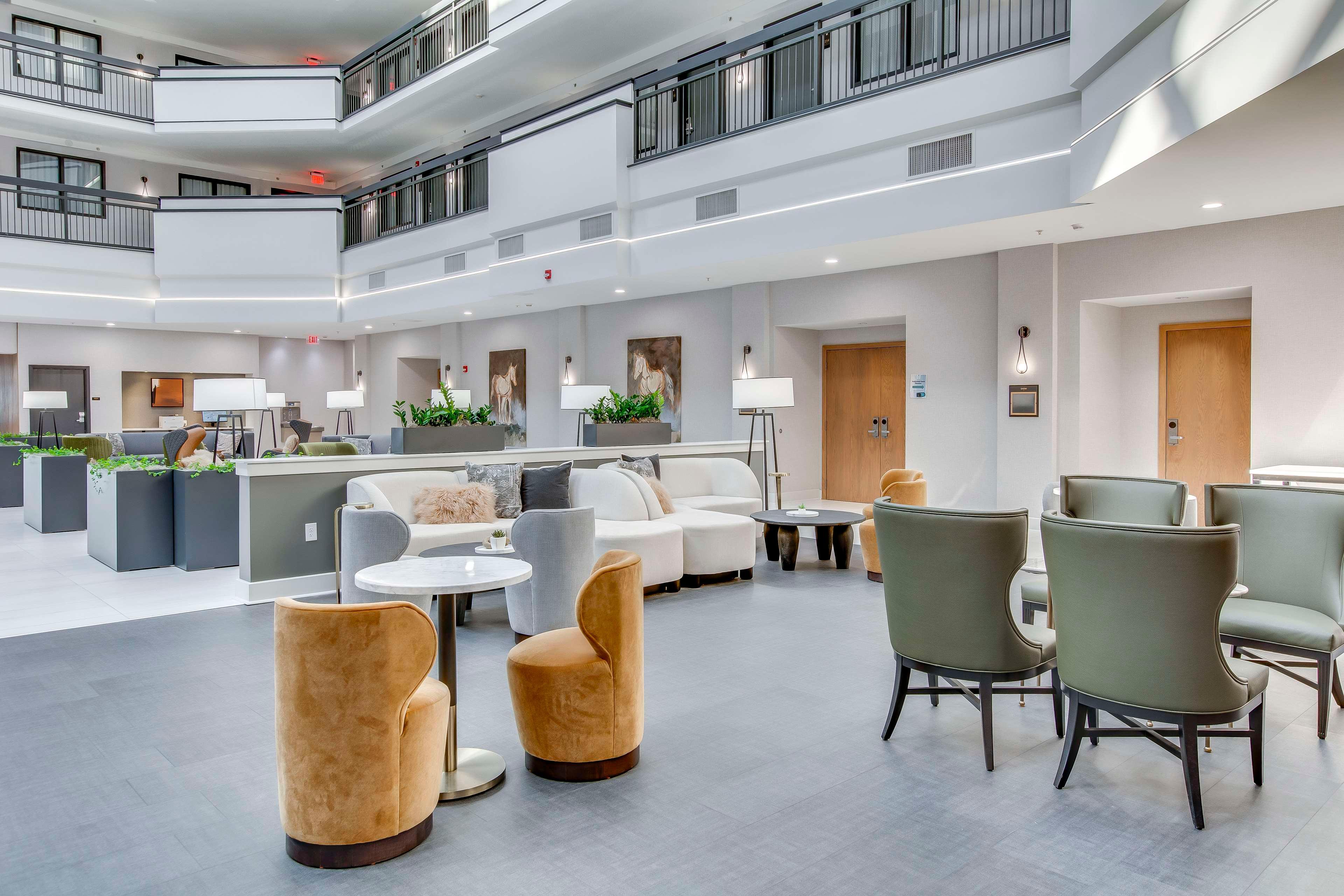 Vista Lobby Embassy Suites Louisville East
