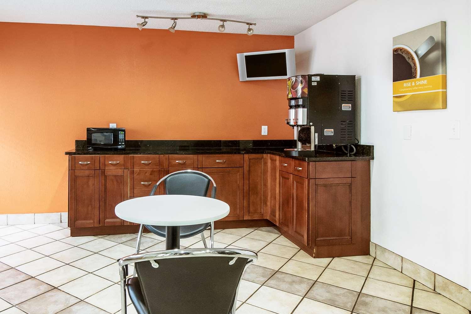 Restaurant Motel 6 Dayton, OH - Englewood