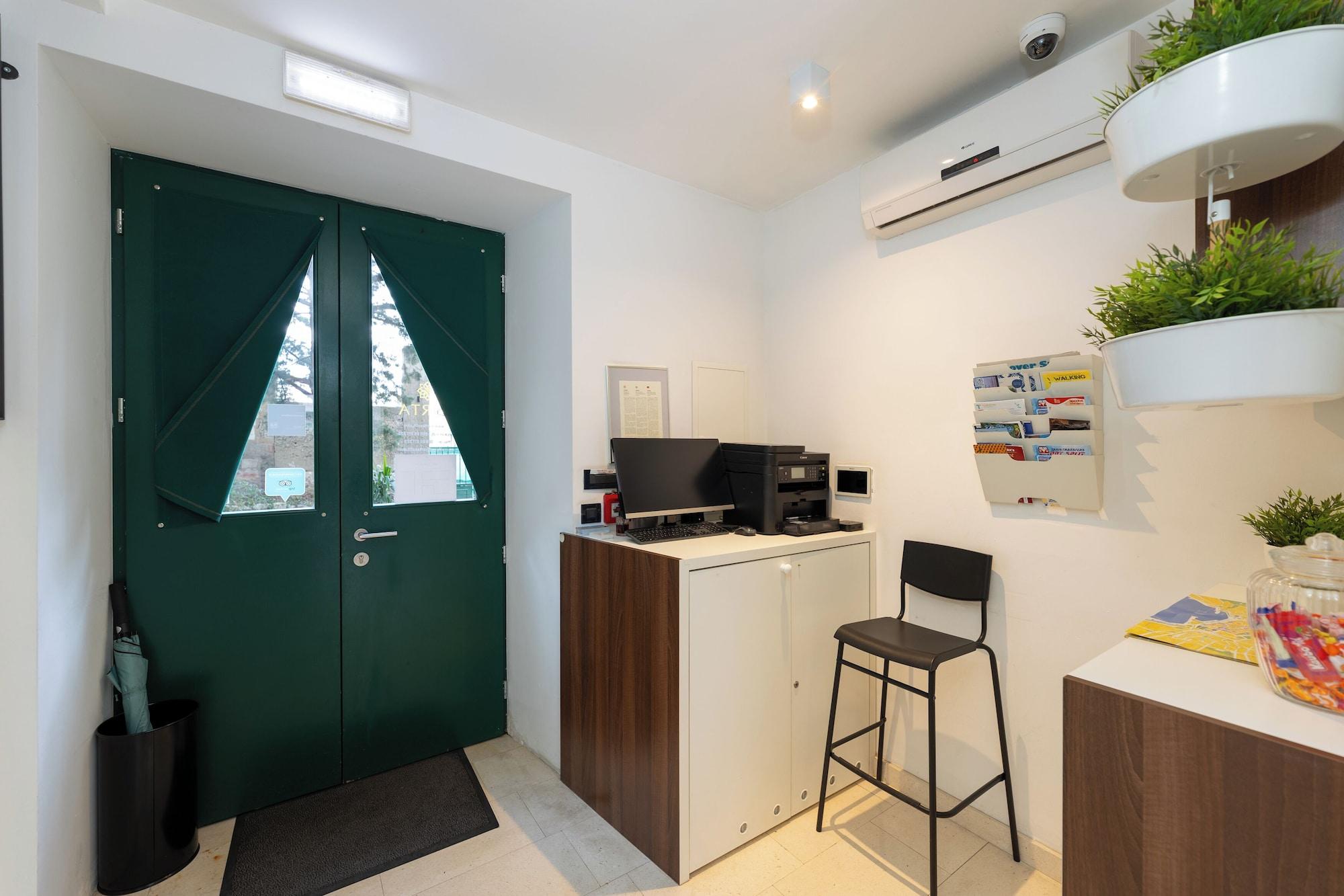 Vista Lobby Apartments Korta