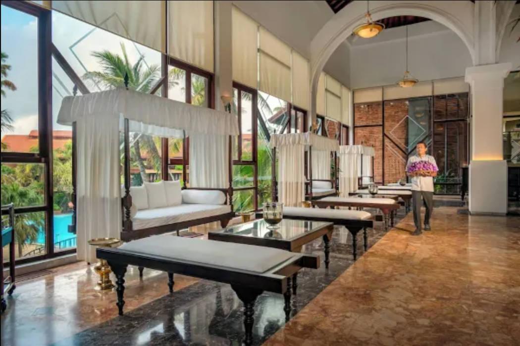 Vista Lobby Royal Palm Beach