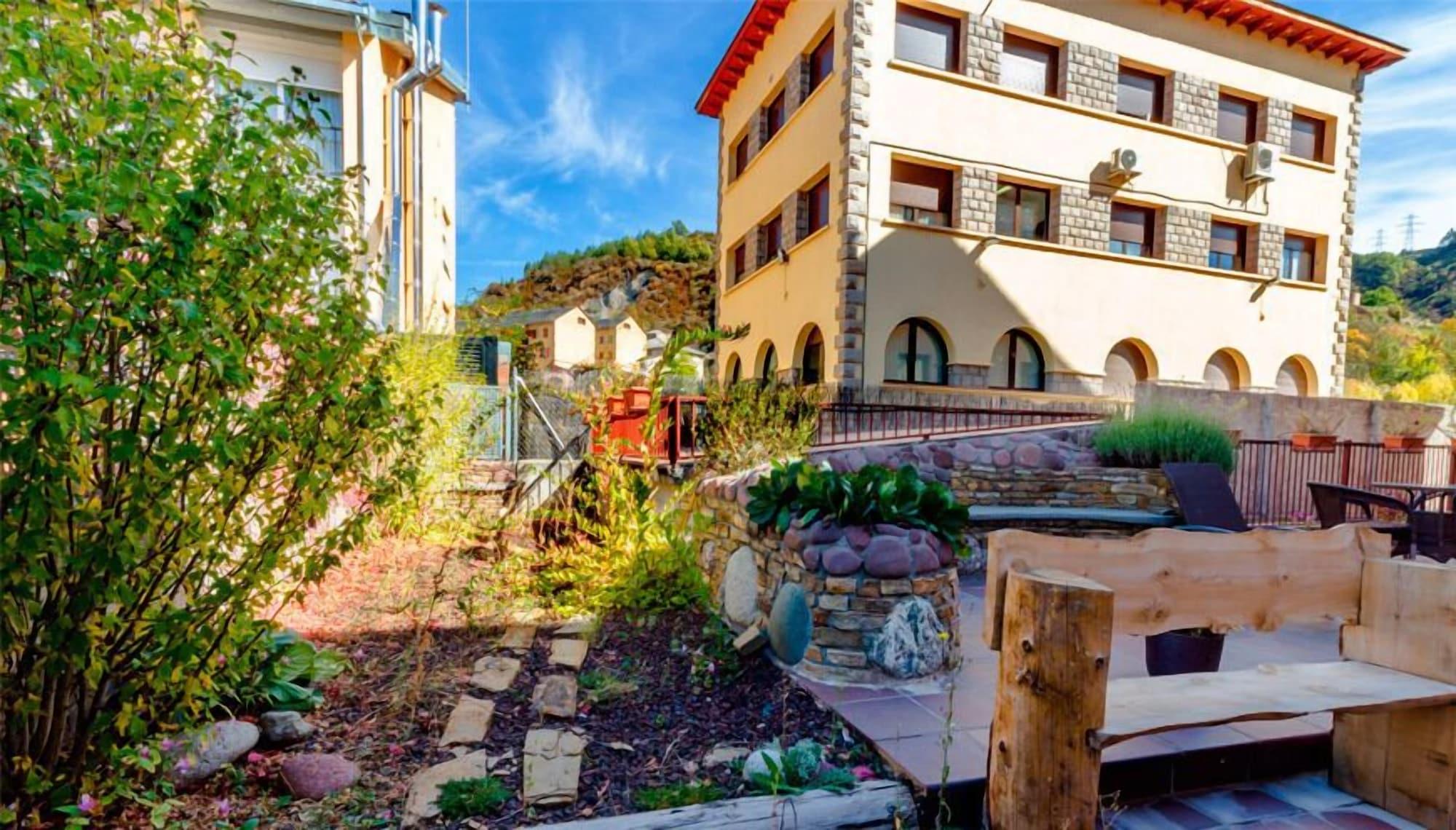 Comodidades del Alojamiento Hotel Flor de Neu