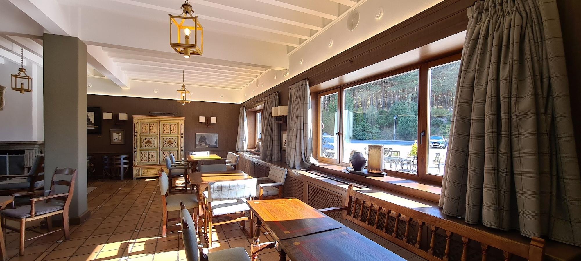 Bar/Salón Parador De Gredos