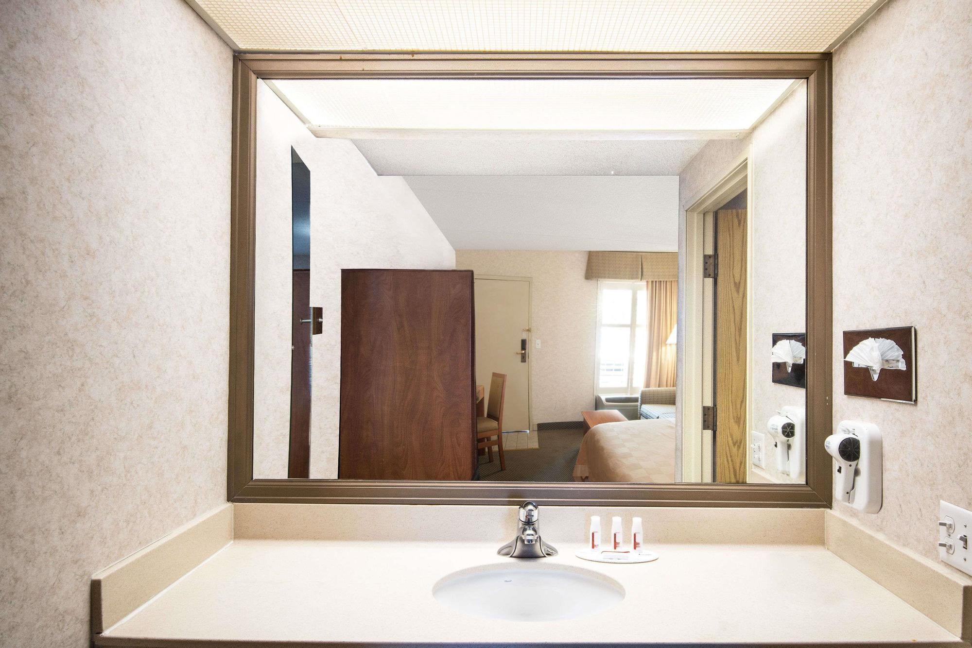 Set de Habitación Travelodge By Wyndham Pueblo