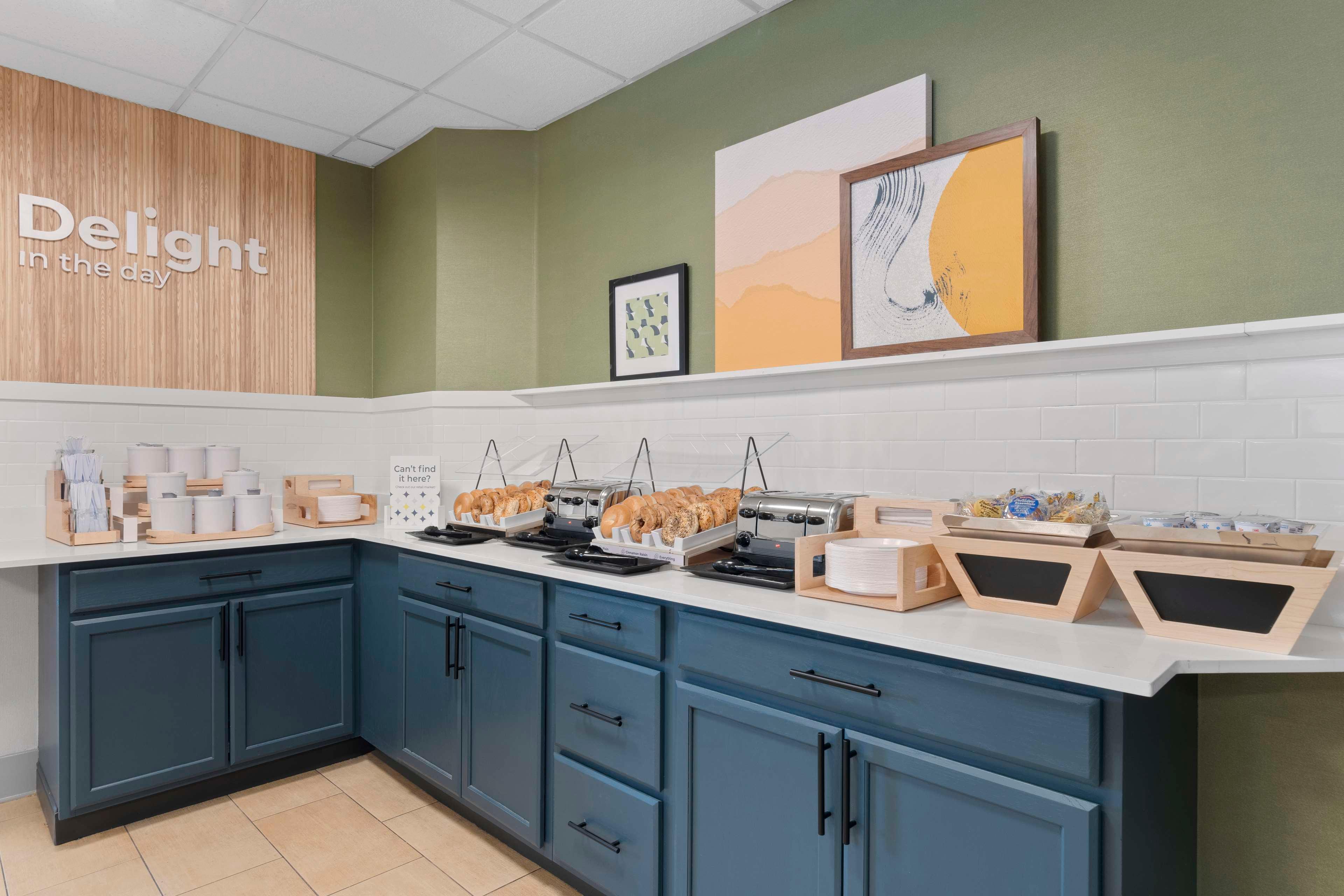 Restaurant Spark by Hilton Orlando near SeaWorld