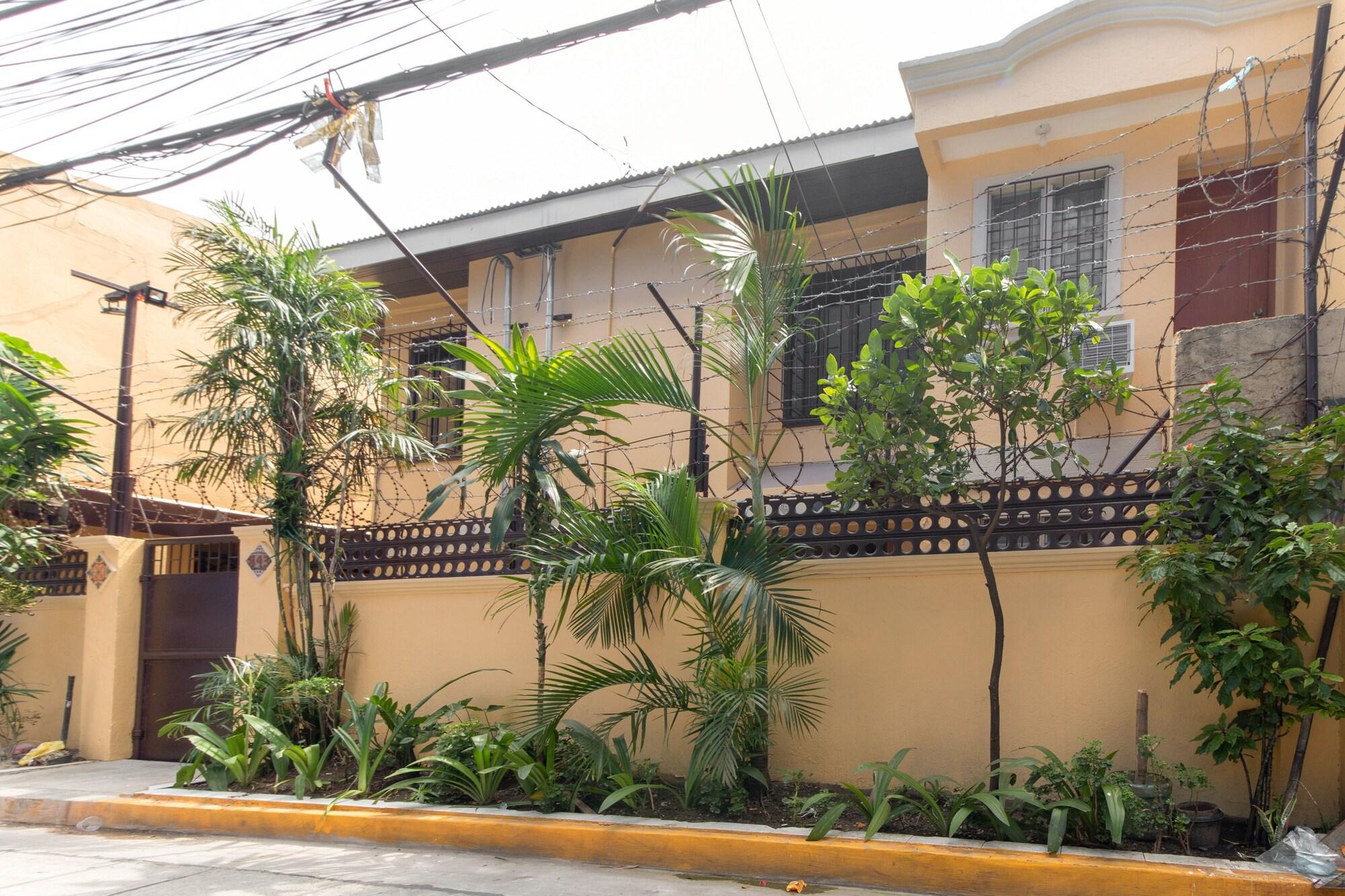 Vista Exterior RedDoorz near PNR Espana Station