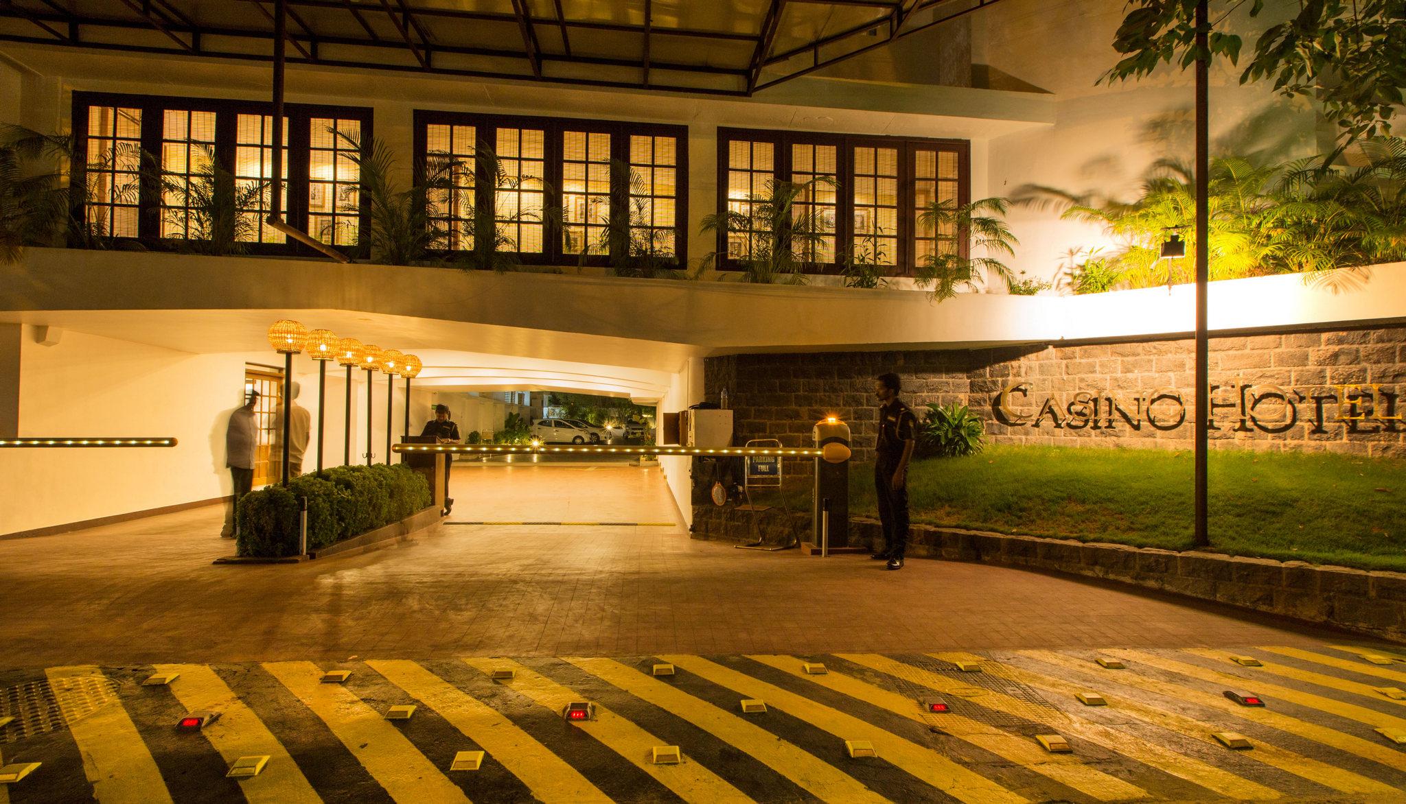 Vista Exterior Casino Hotel, CGH Earth