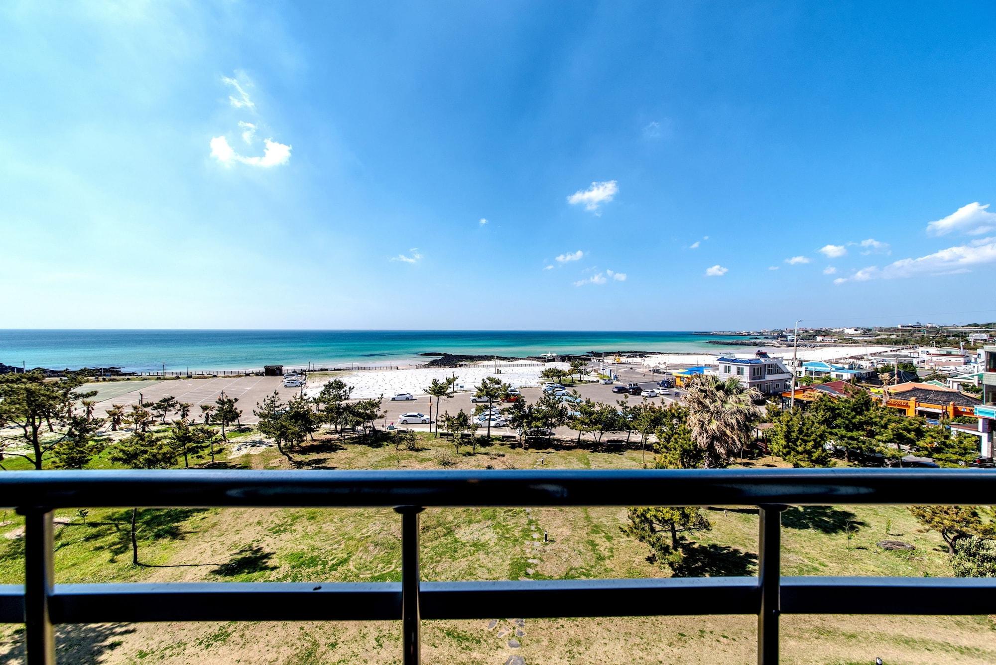 Playa Jeju Marevo Beach Hotel