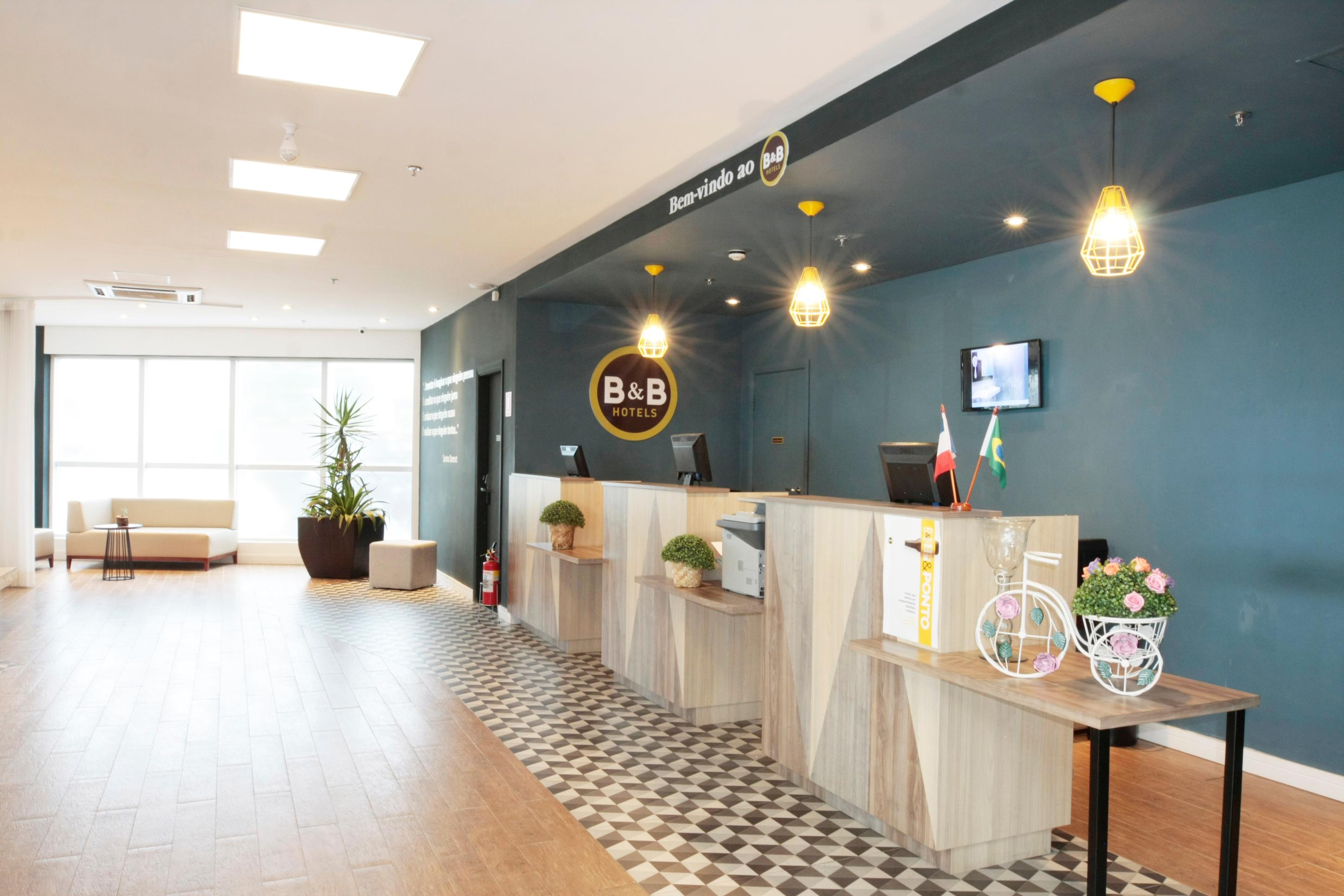 Vista Lobby B&B Hotels São José dos Campos