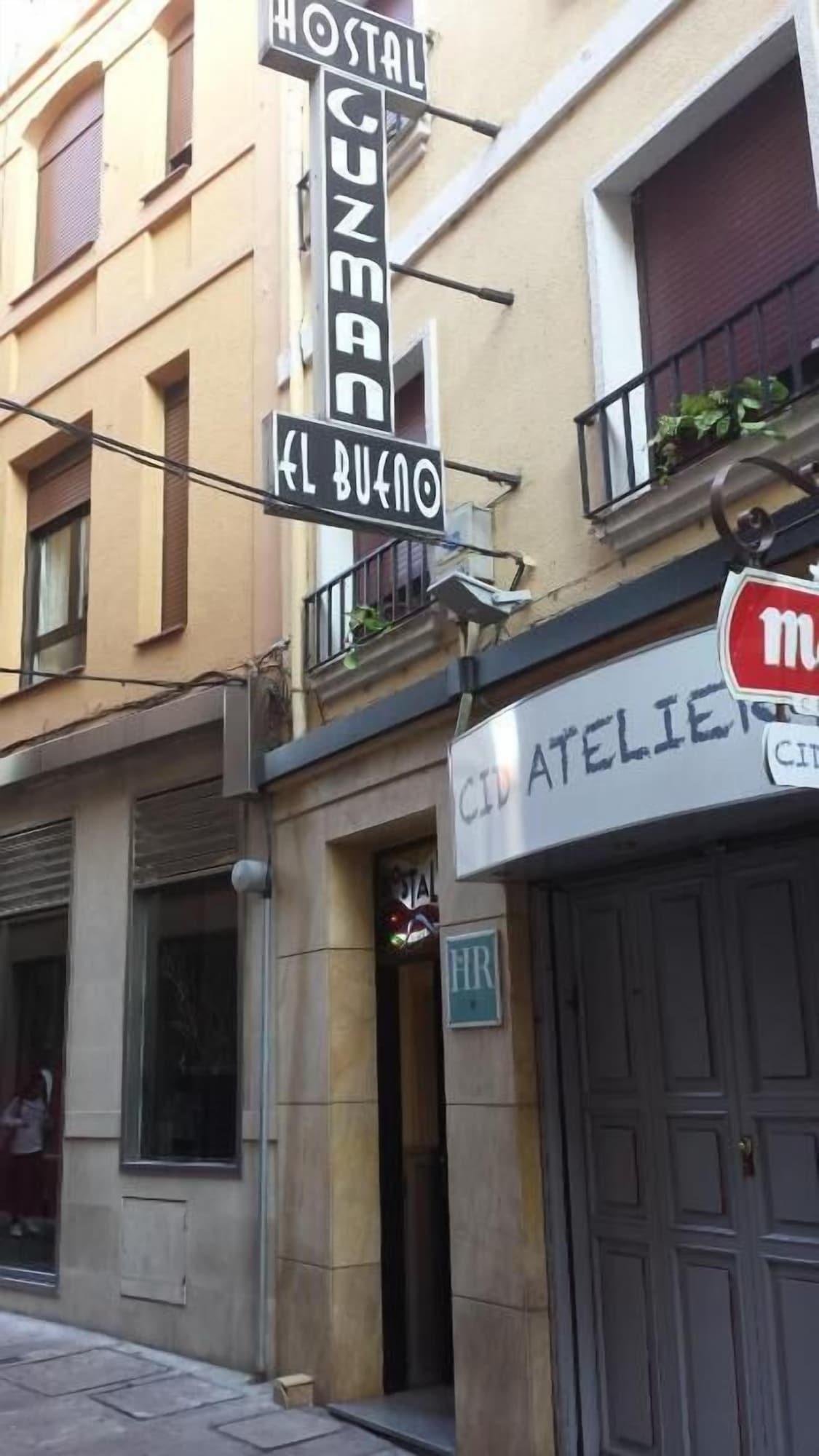 Varios Hostal Guzman El Bueno by gaiarooms