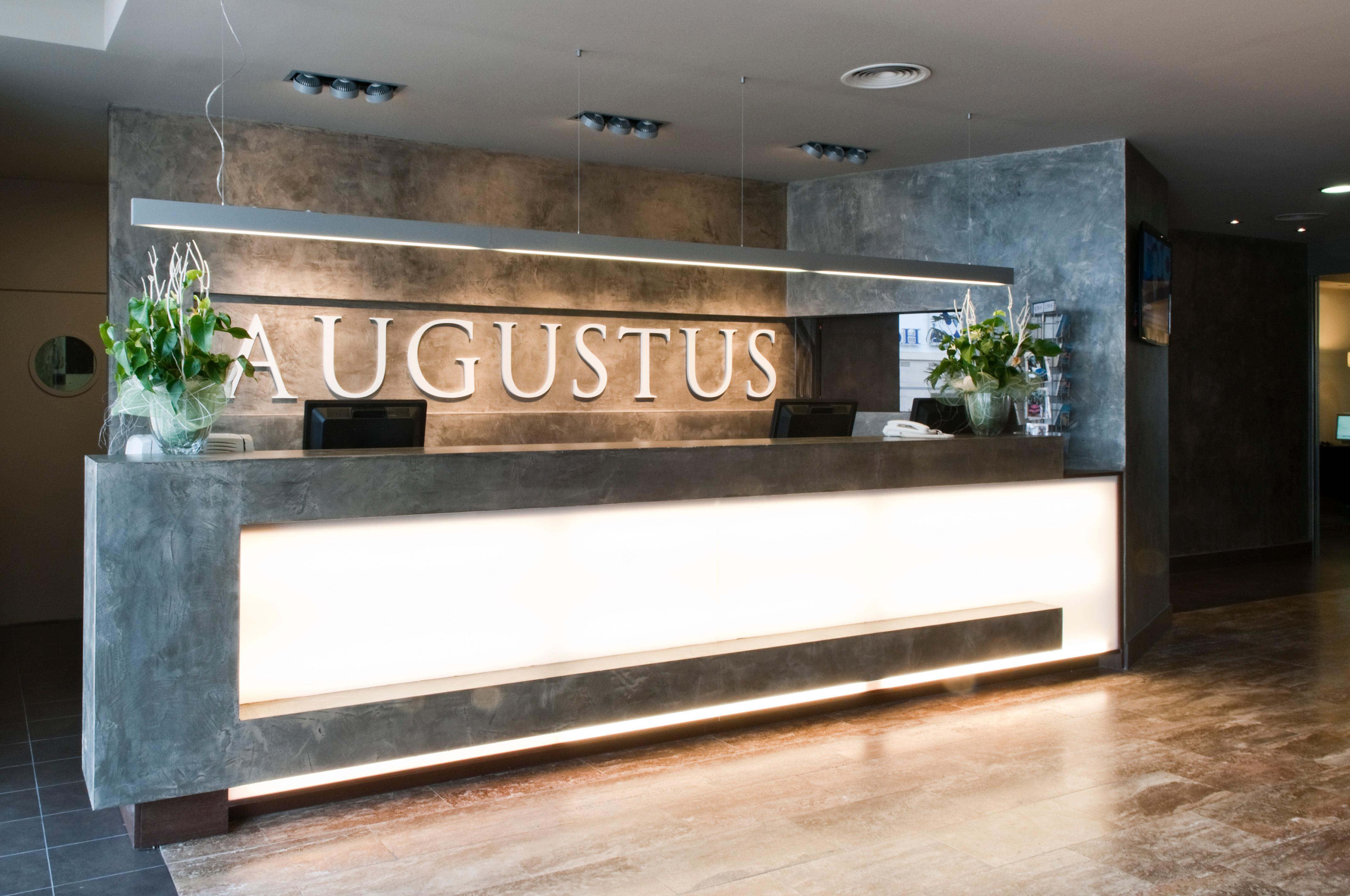 Vista Lobby Augustus