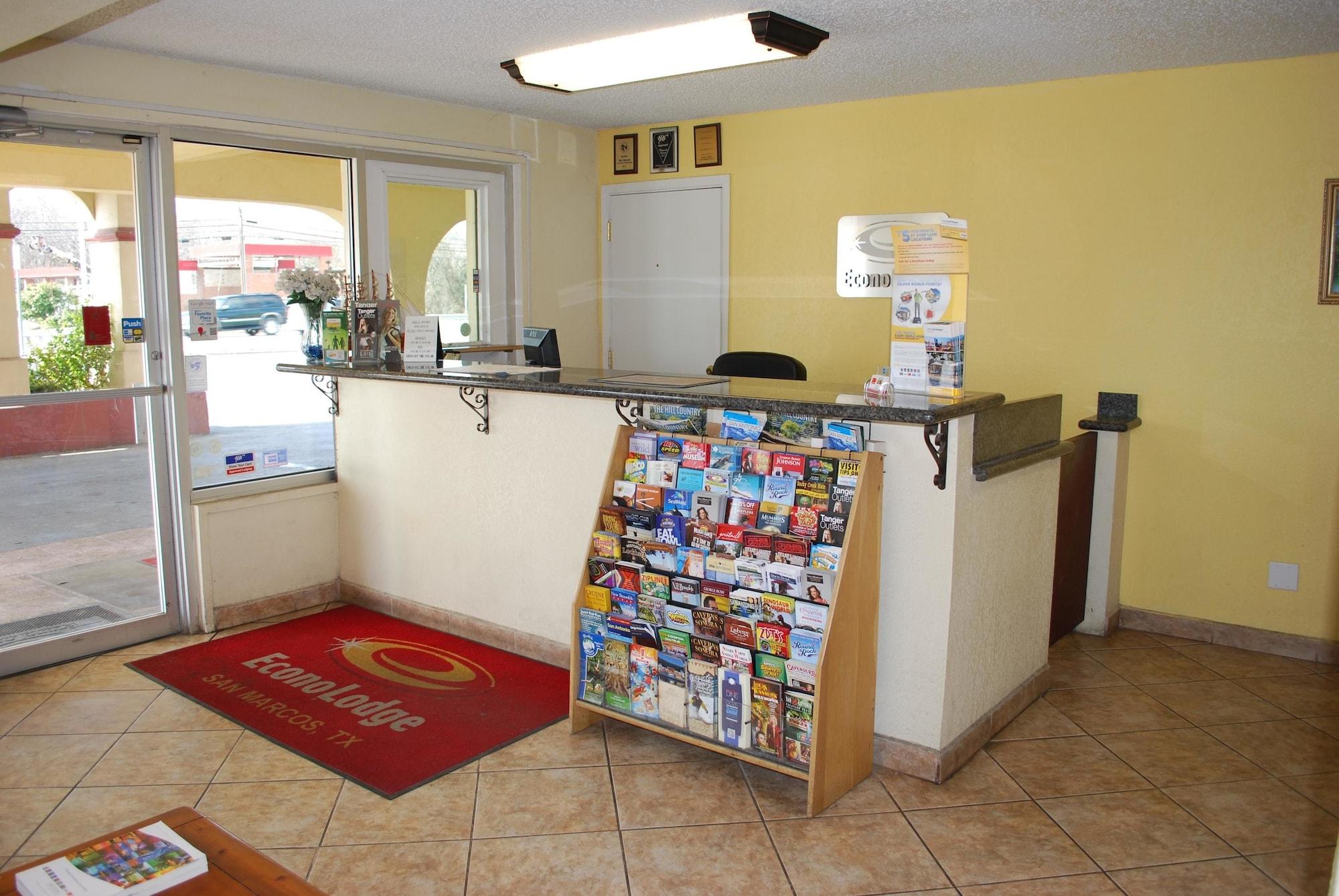 Vista Lobby Econo Lodge San Marcos University Area