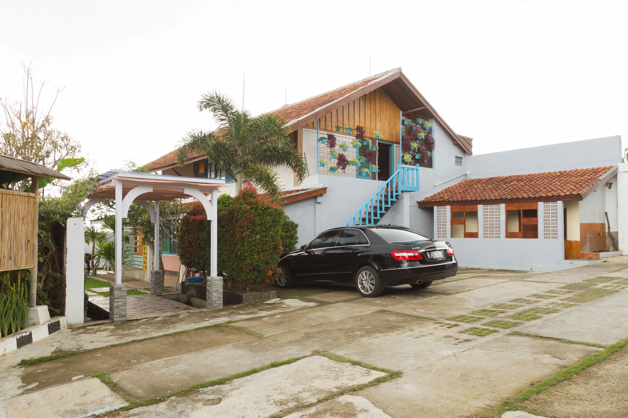 Vista Exterior RedDoorz near Kampung Gajah 2